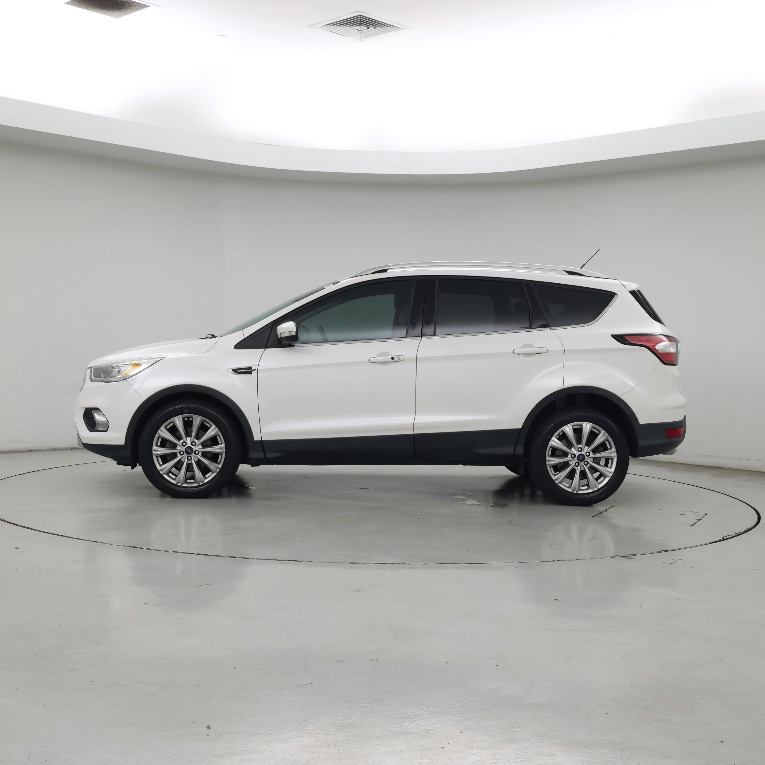 Thumbnail: 2017 Ford Escape - 3