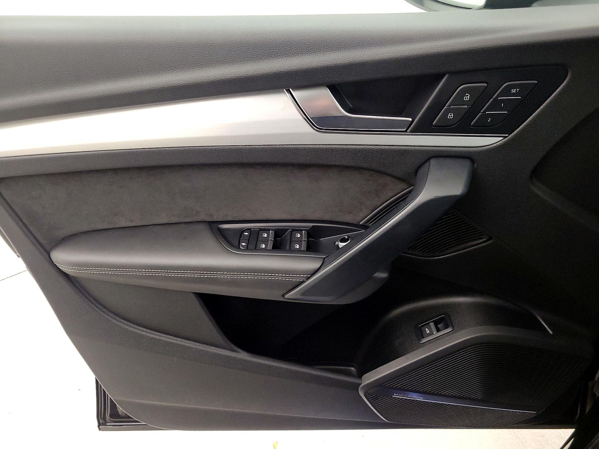 Thumbnail: 2019 Audi SQ5 - 12