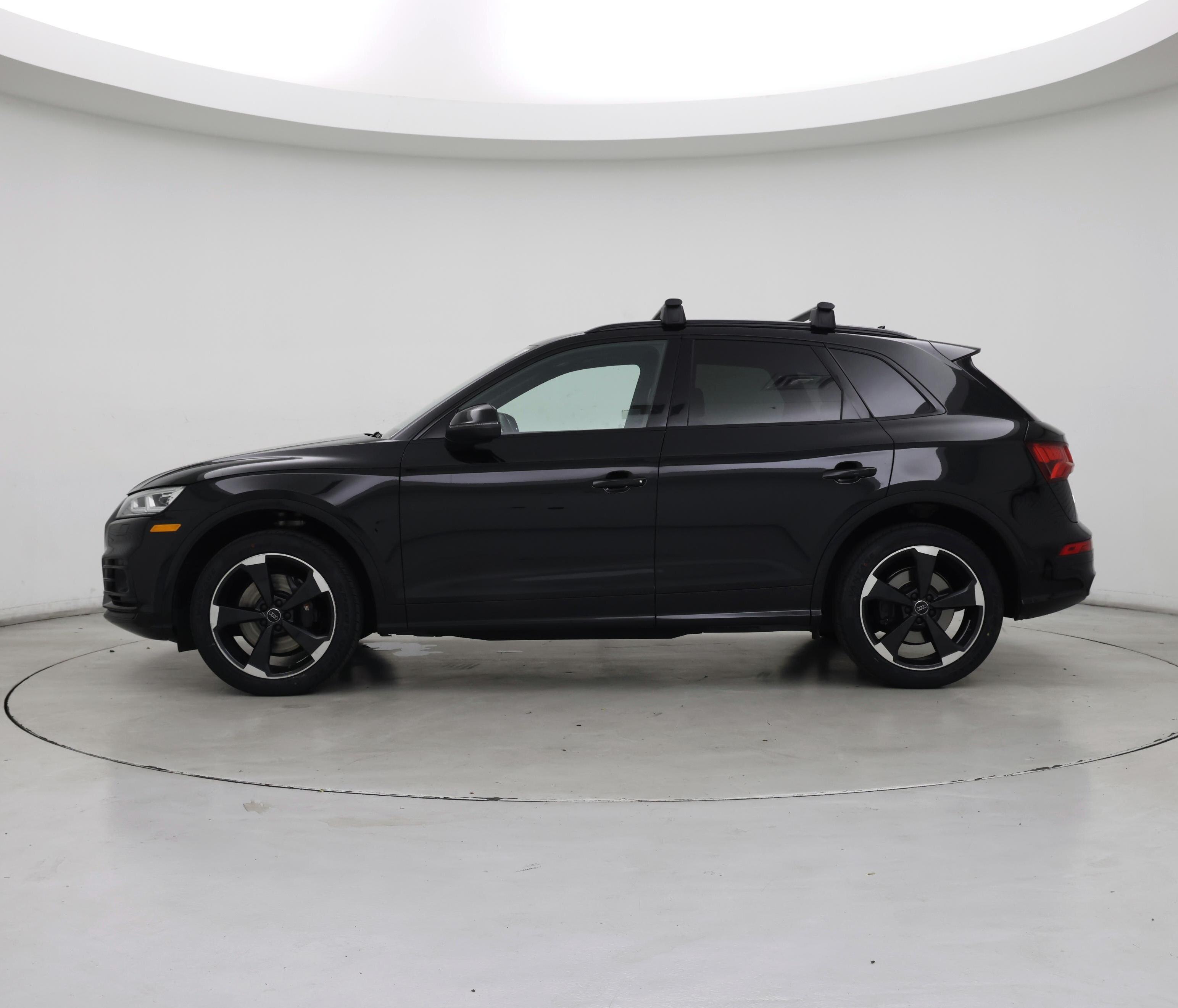Thumbnail: 2019 Audi SQ5 - 3
