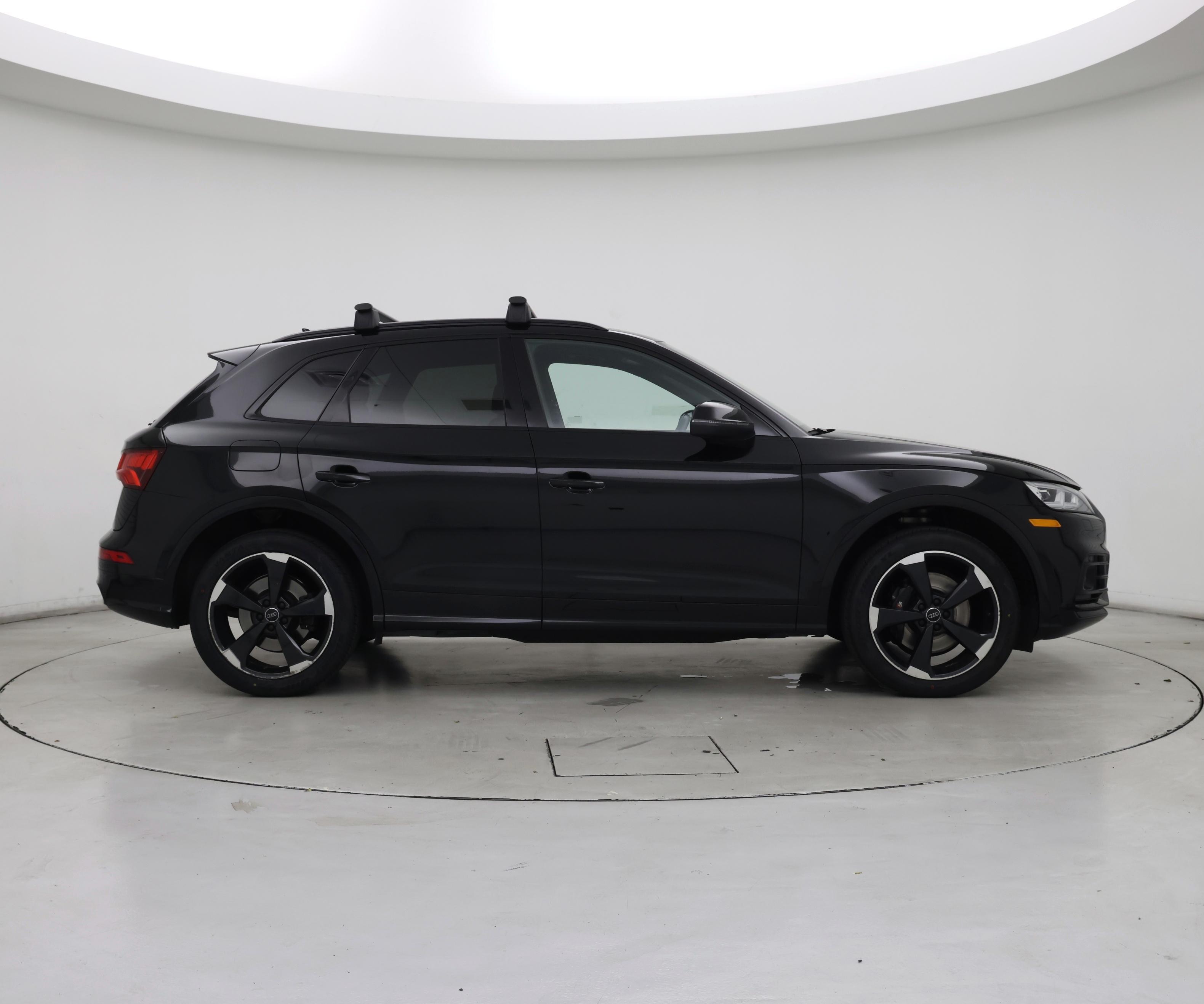 Thumbnail: 2019 Audi SQ5 - 7