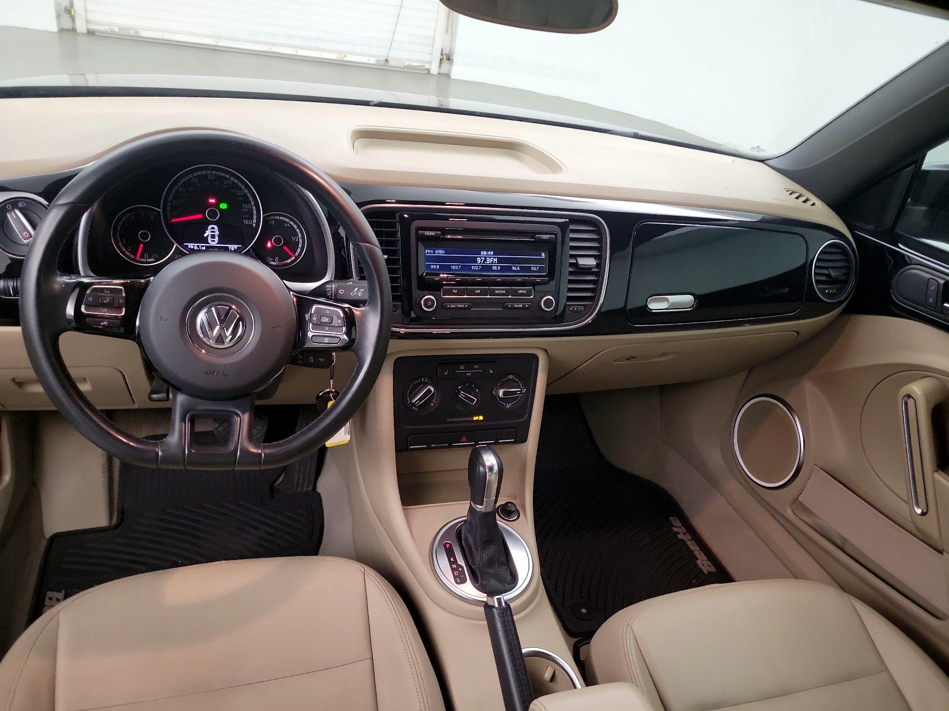 Thumbnail: 2014 Volkswagen Beetle - 9