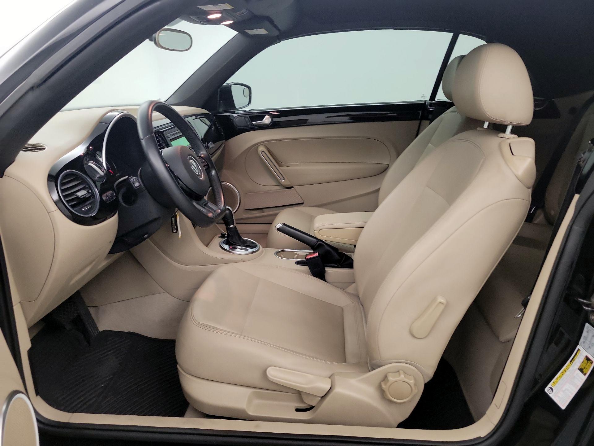 Thumbnail: 2014 Volkswagen Beetle - 11