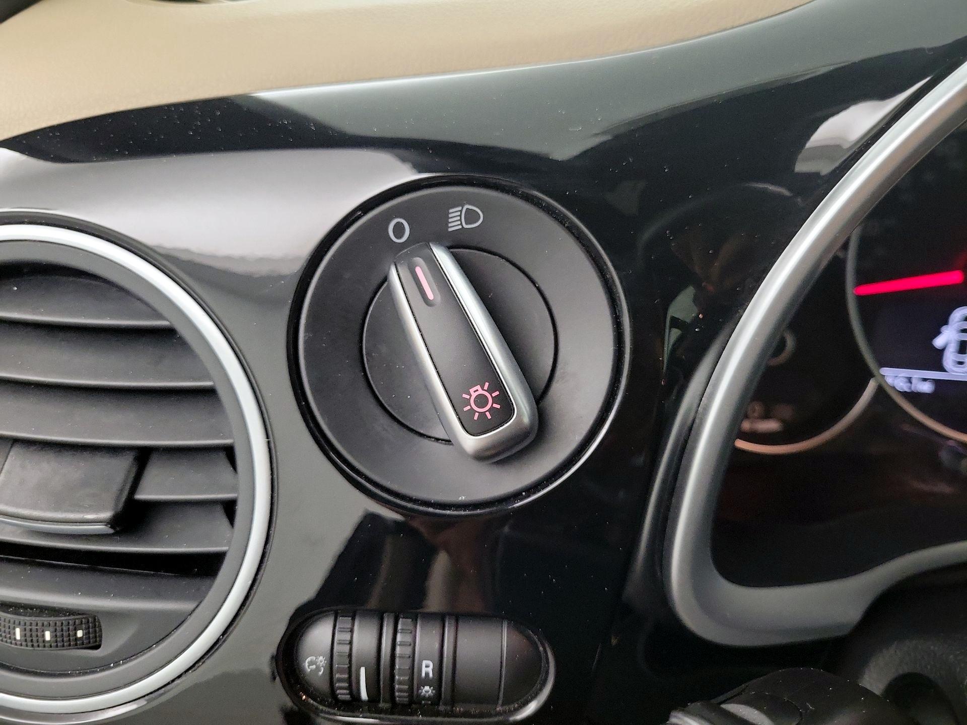 Thumbnail: 2014 Volkswagen Beetle - 13