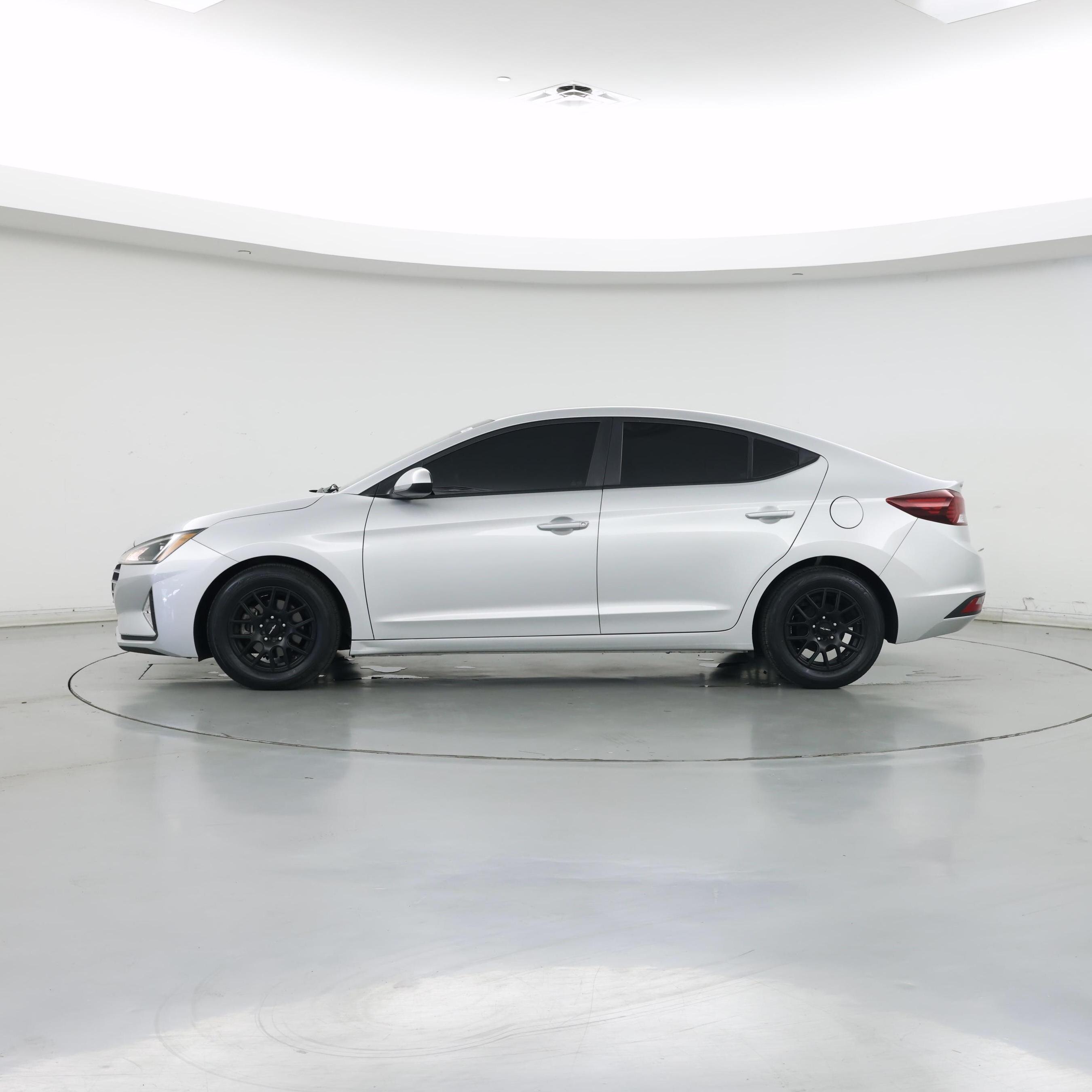 Thumbnail: 2020 Hyundai Elantra - 3