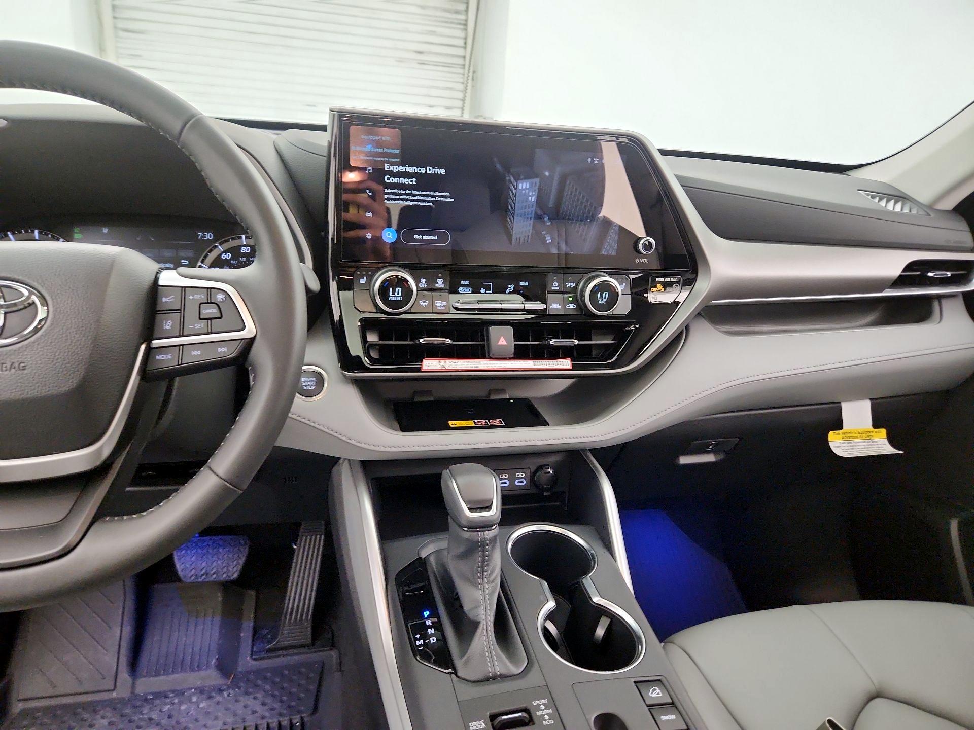 Thumbnail: 2026 Toyota Highlander - 9