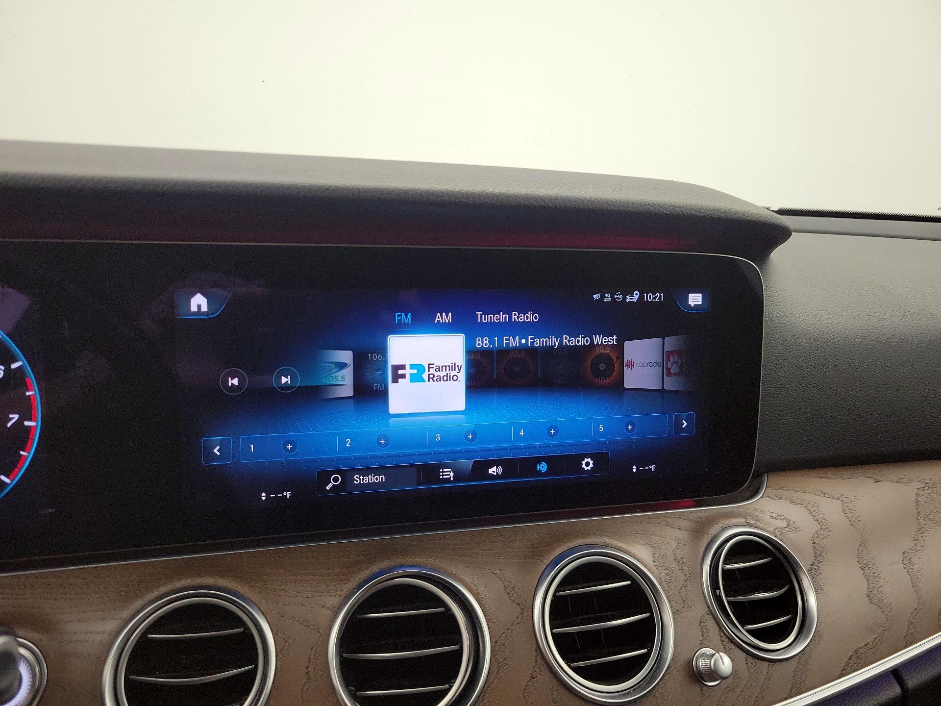 Thumbnail: 2021 Mercedes-Benz E-Class - 15