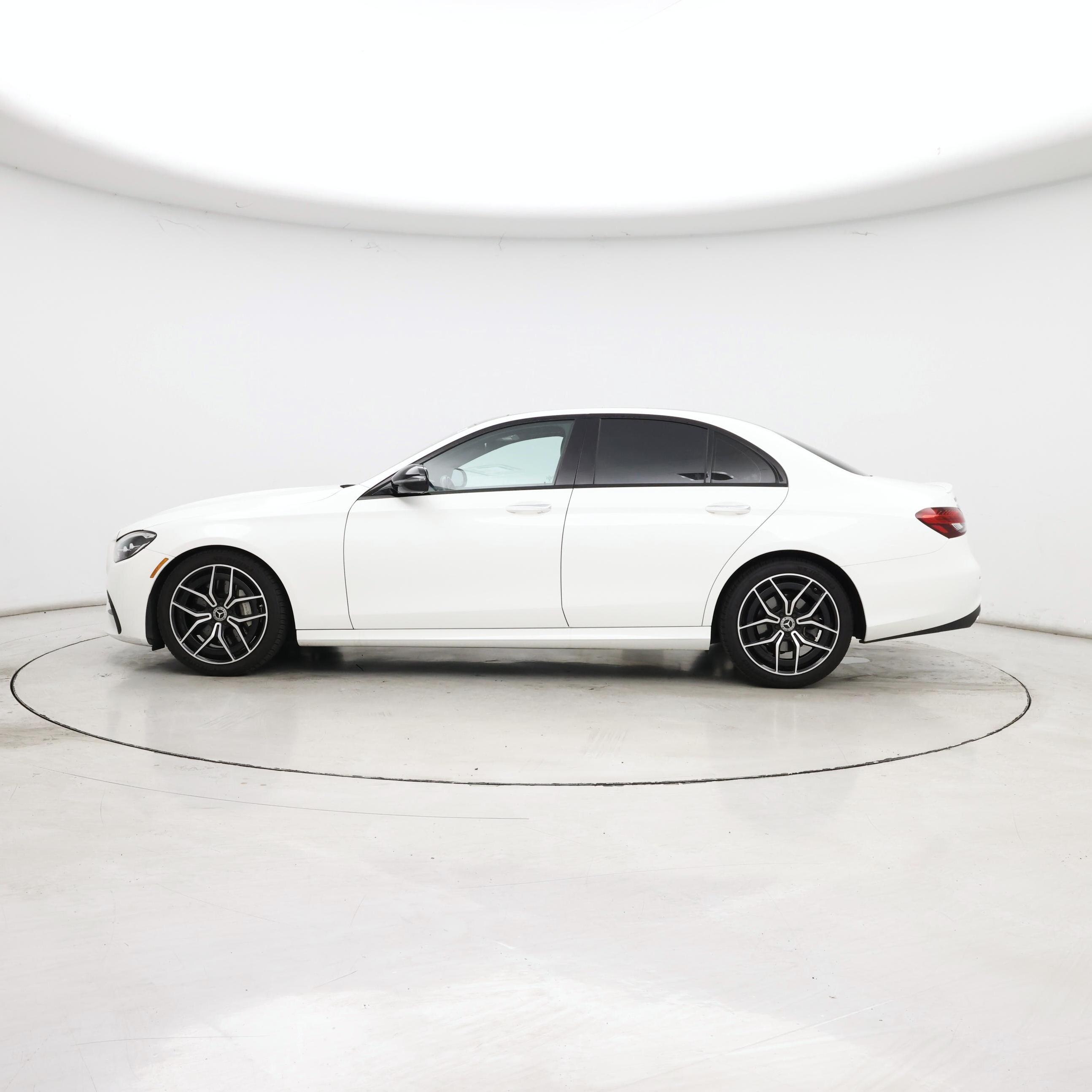 Thumbnail: 2021 Mercedes-Benz E-Class - 3