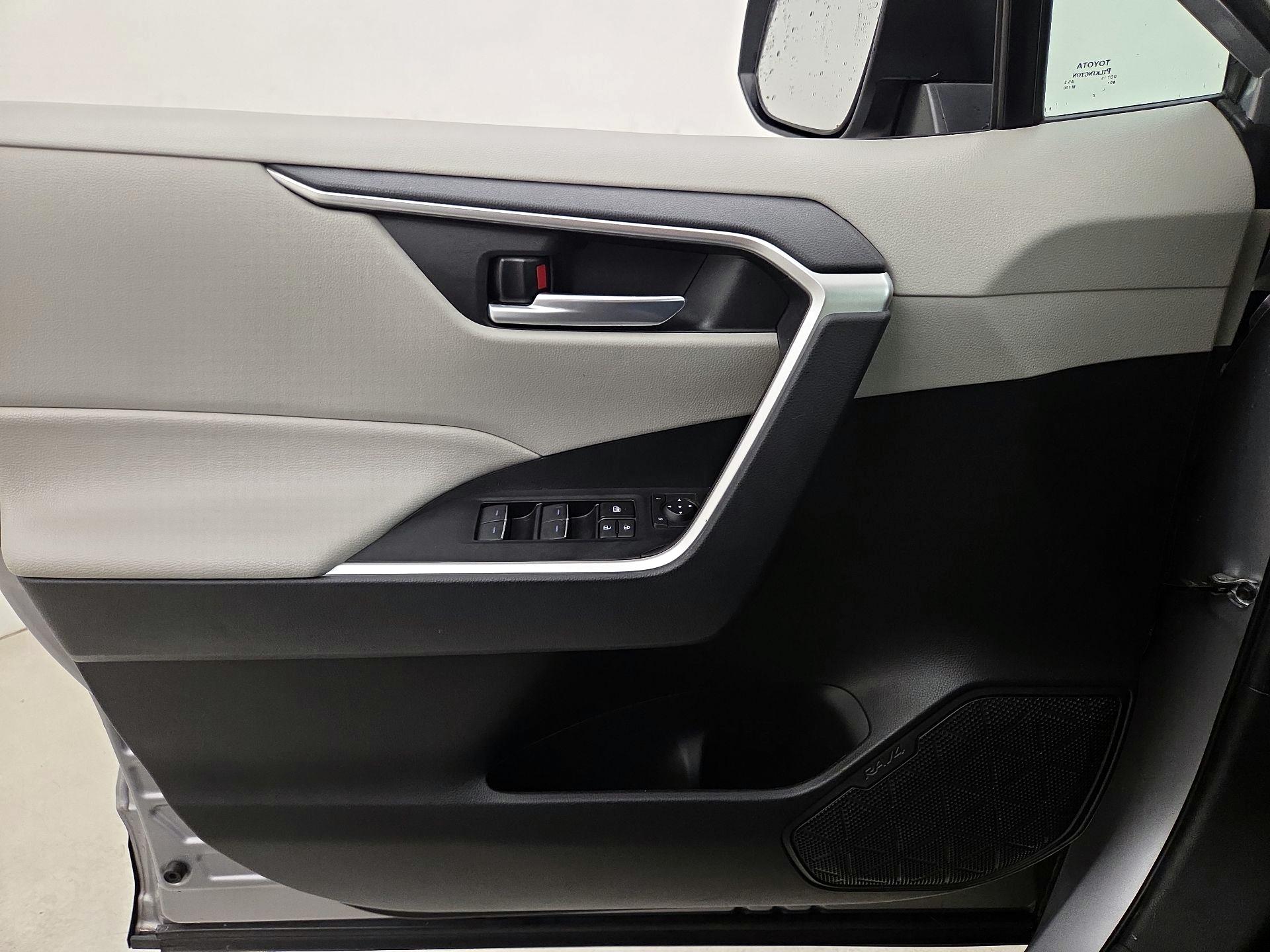 Thumbnail: 2023 Toyota RAV4 - 10