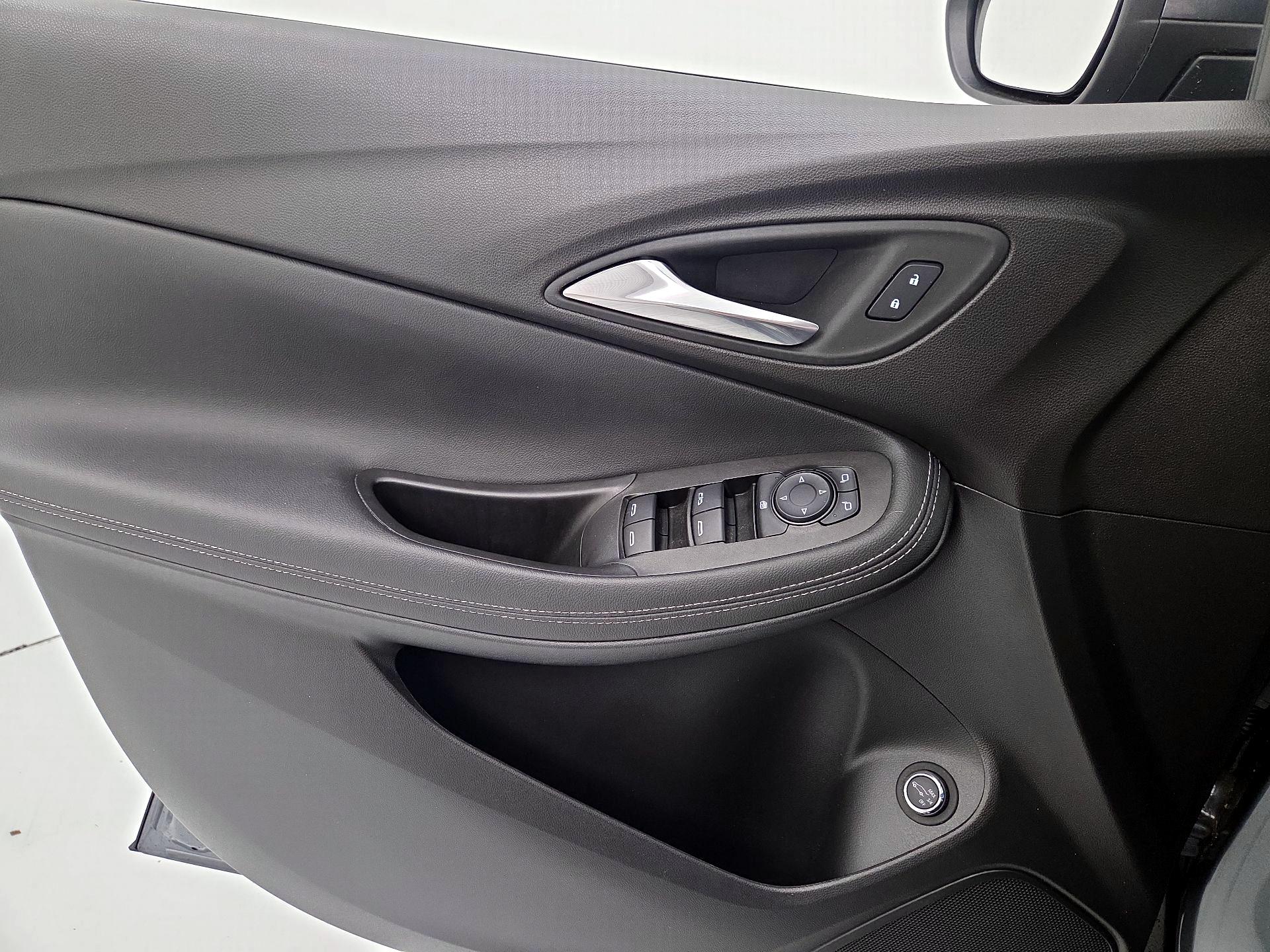 Thumbnail: 2022 Buick Encore GX - 12