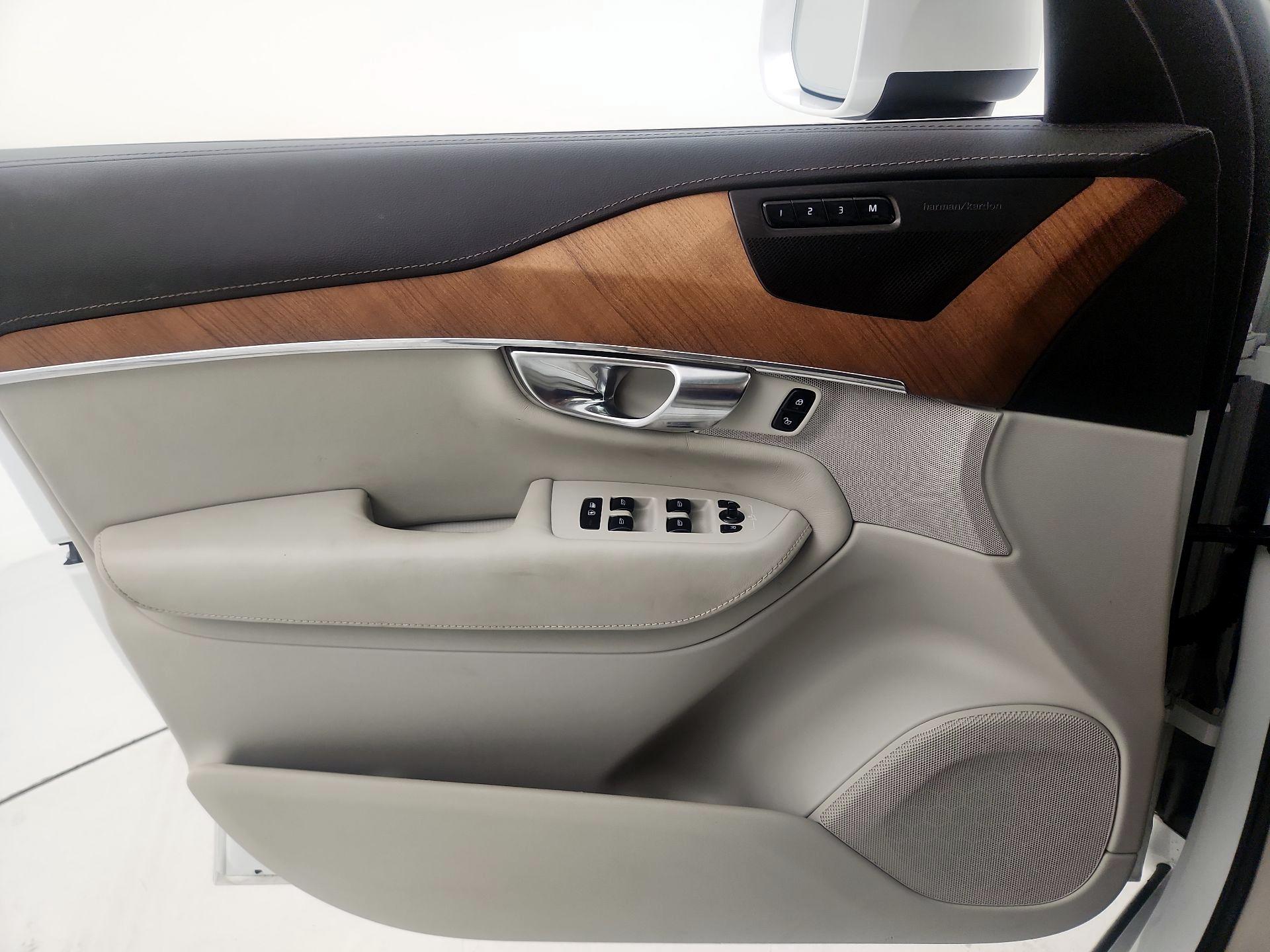 Thumbnail: 2019 Volvo XC90 - 12
