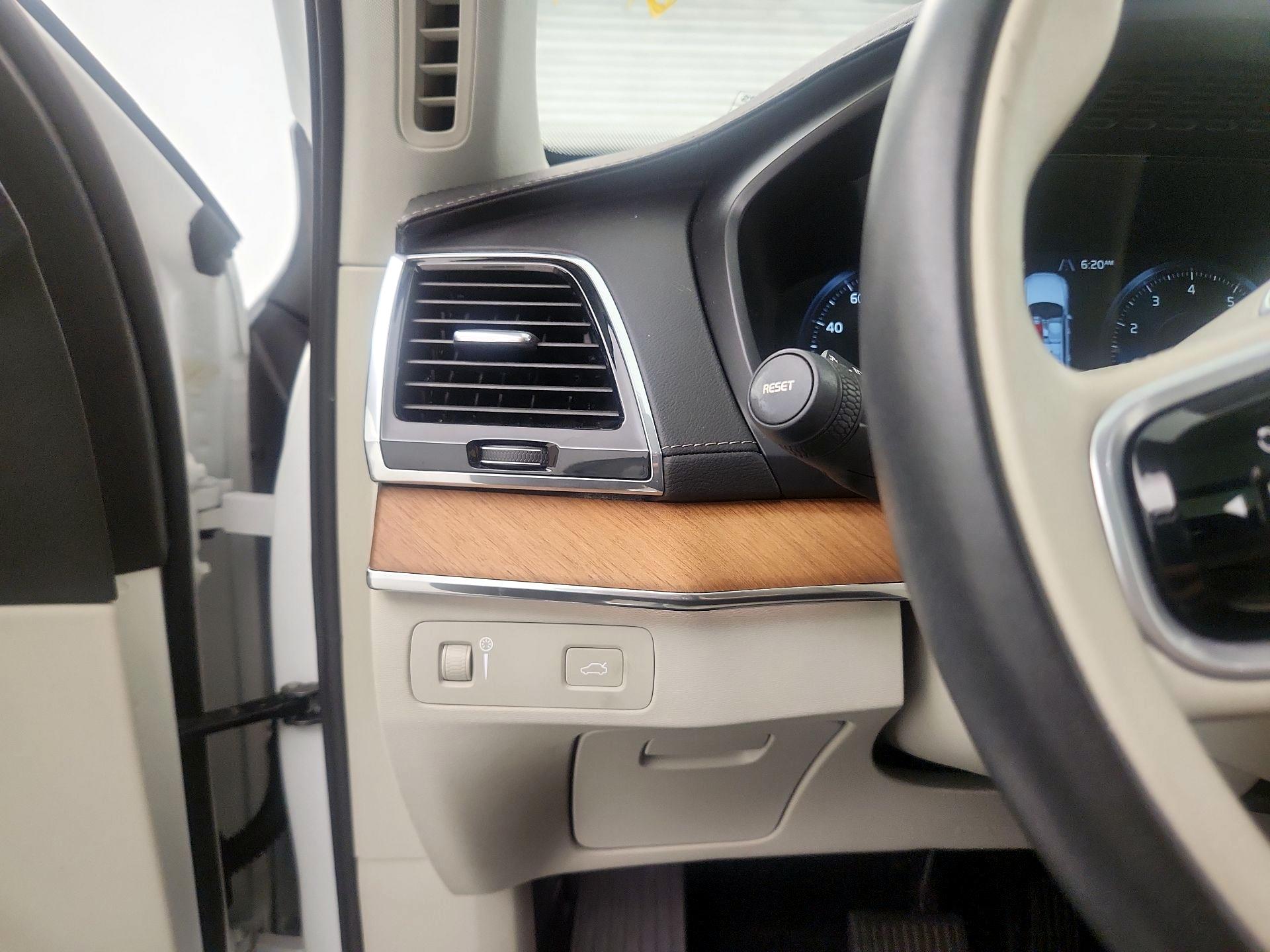 Thumbnail: 2019 Volvo XC90 - 13