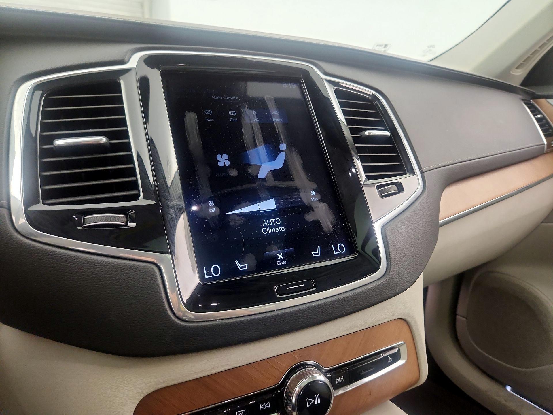 Thumbnail: 2019 Volvo XC90 - 17