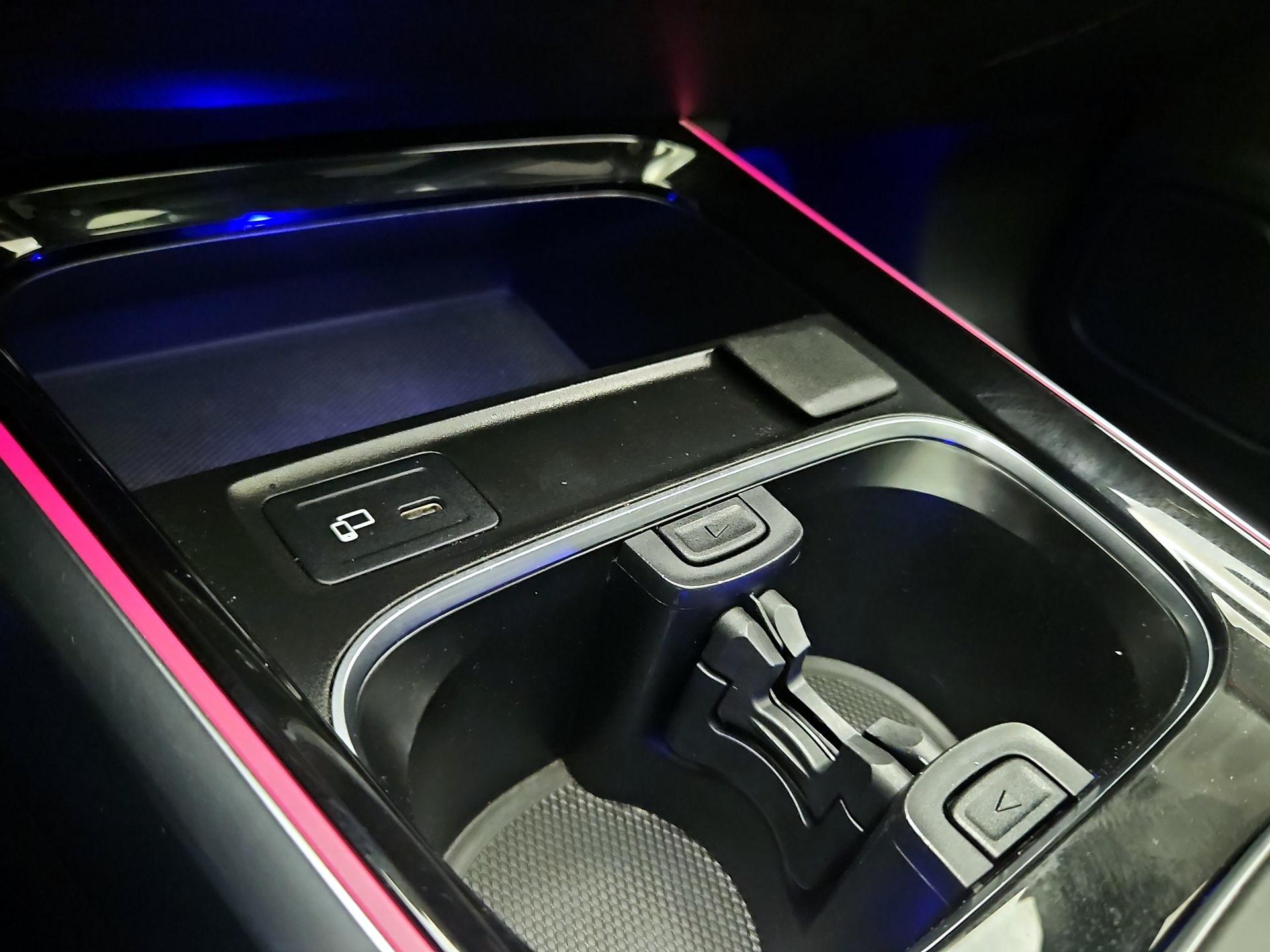 Thumbnail: 2021 Mercedes-Benz GLB - 18