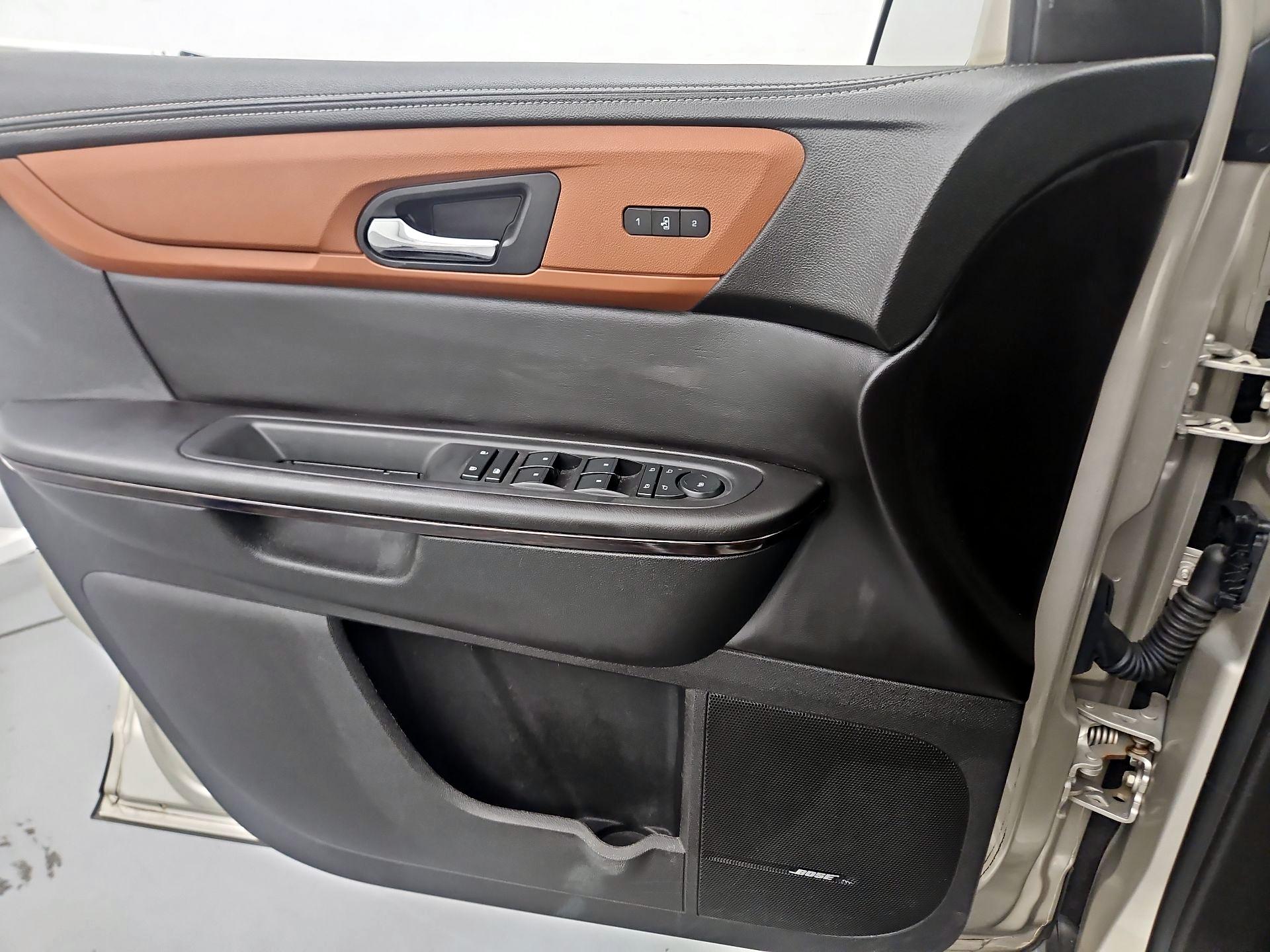 Thumbnail: 2016 Chevrolet Traverse - 12