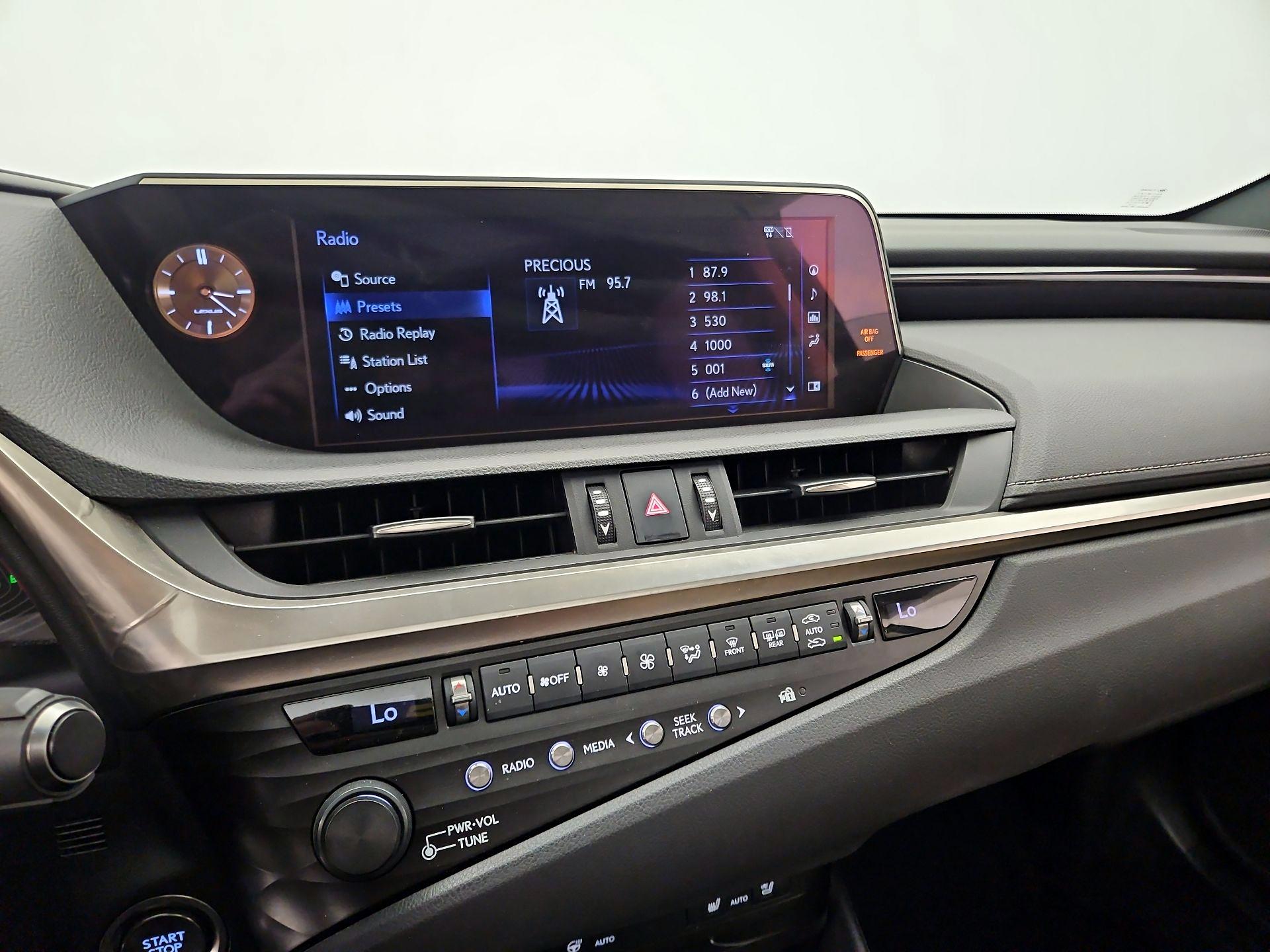 Thumbnail: 2019 Lexus ES - 16
