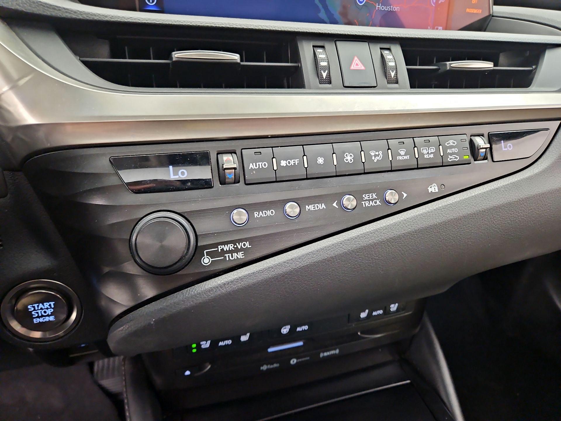 Thumbnail: 2019 Lexus ES - 17