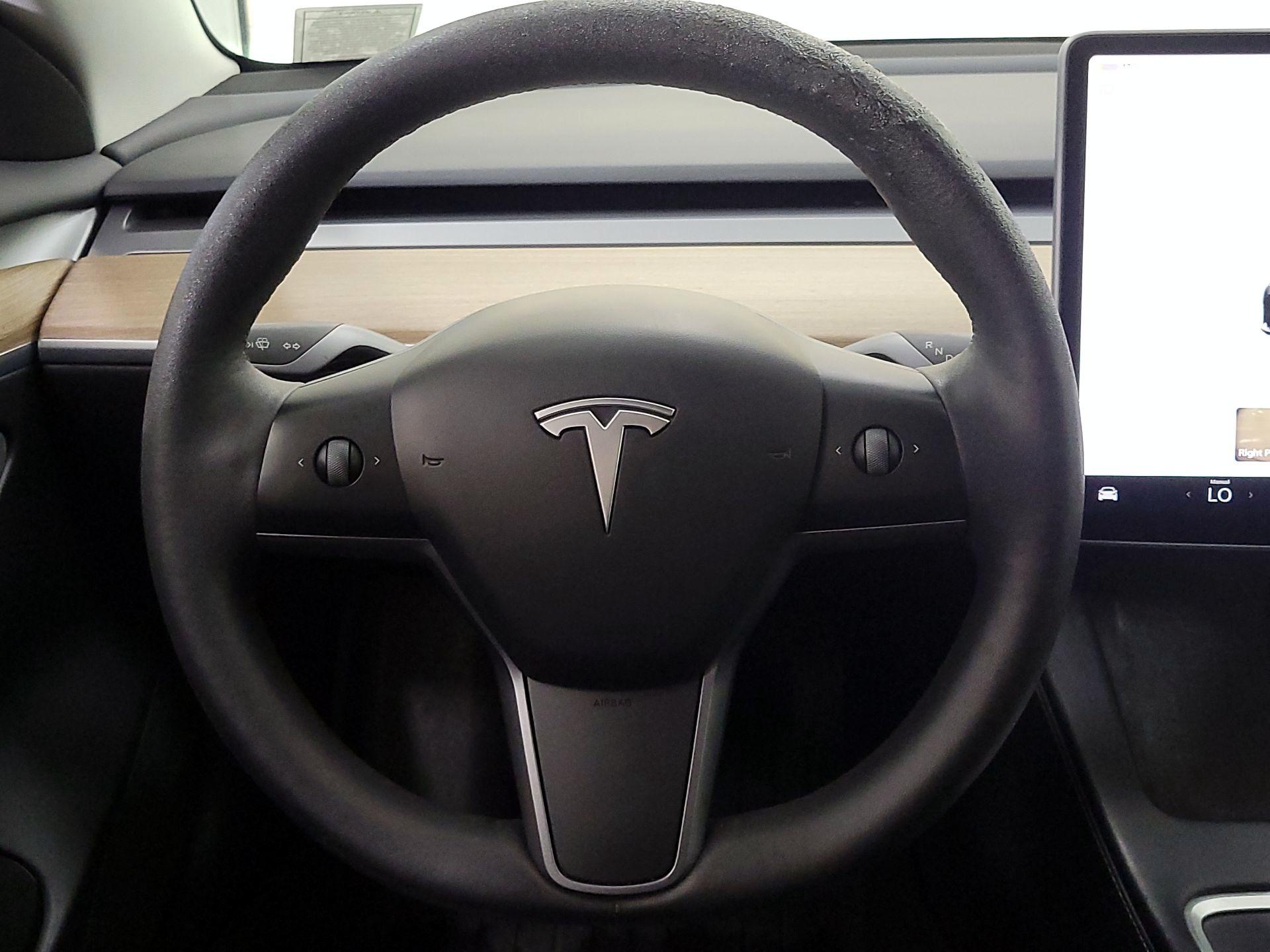 Thumbnail: 2023 Tesla Model 3 - 10