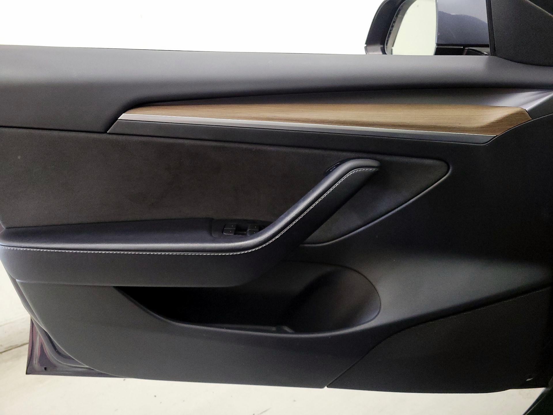 Thumbnail: 2023 Tesla Model 3 - 12