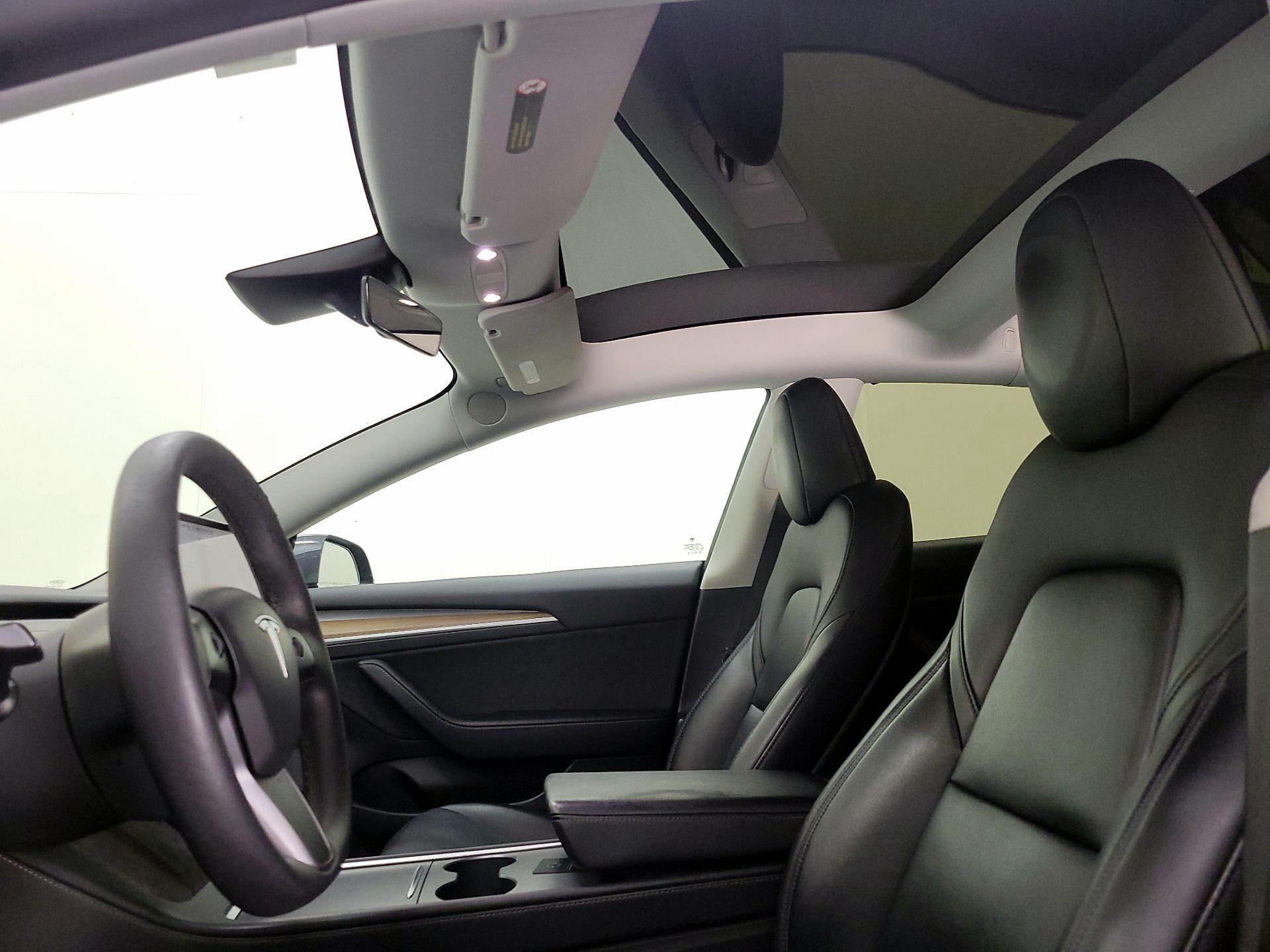 Thumbnail: 2023 Tesla Model 3 - 19