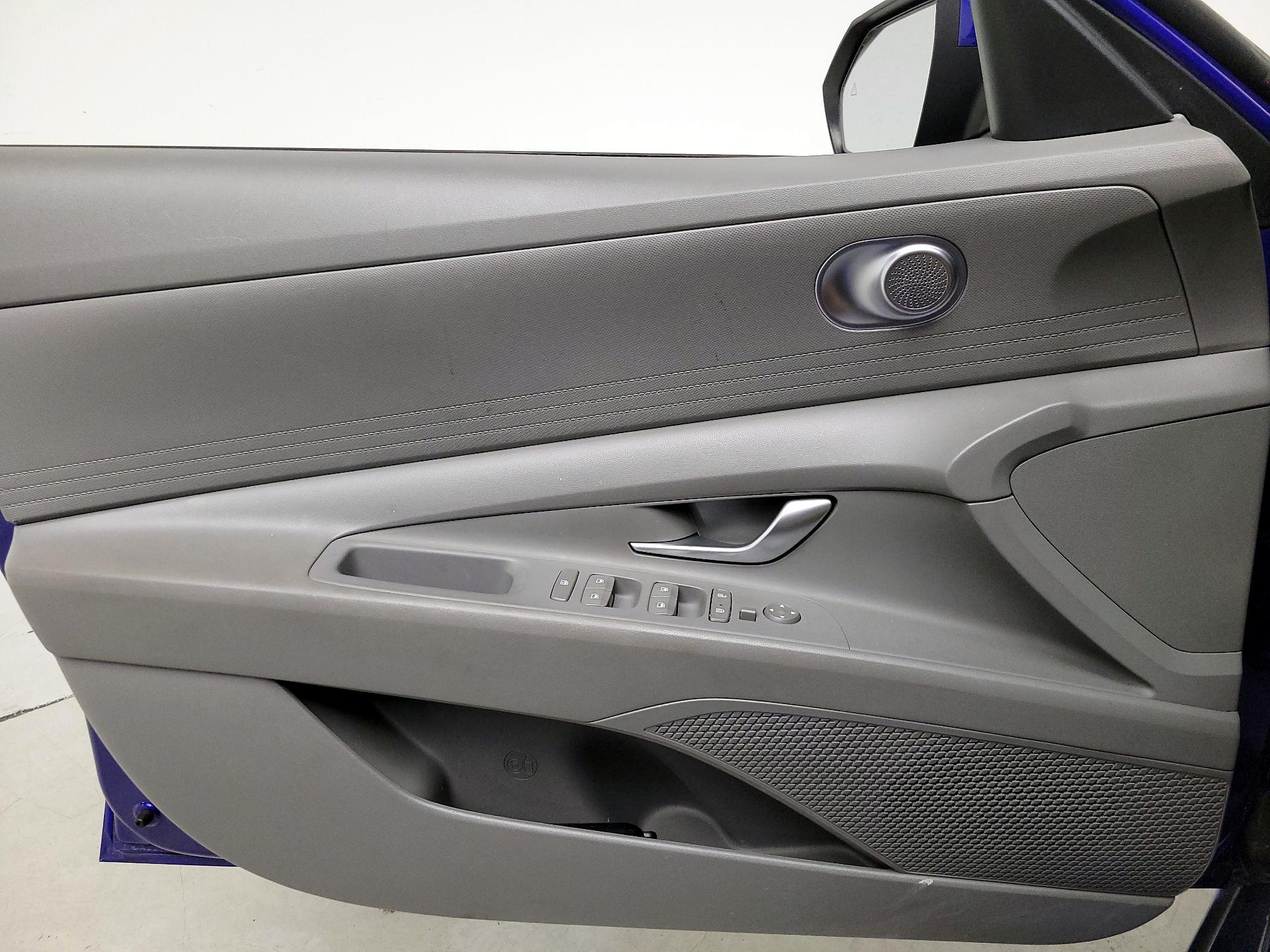 Thumbnail: 2023 Hyundai Elantra - 12