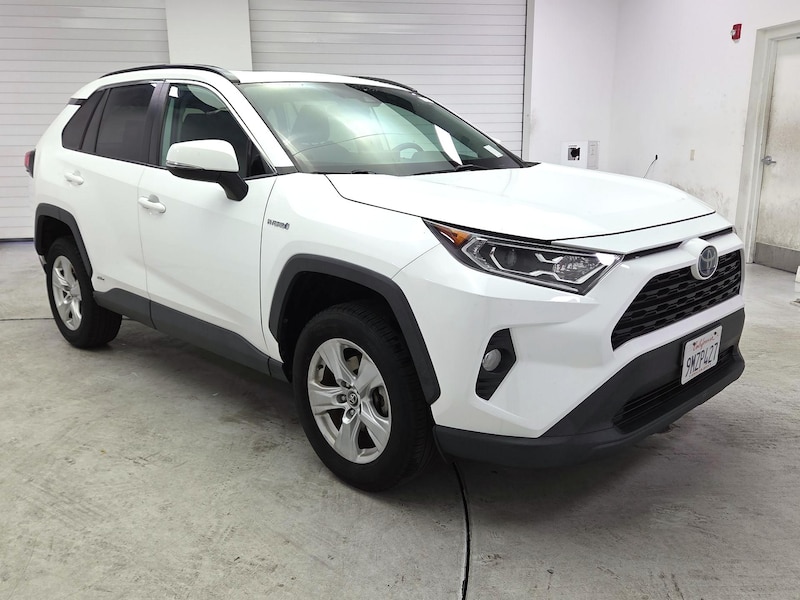 2020 Toyota RAV4 XLE