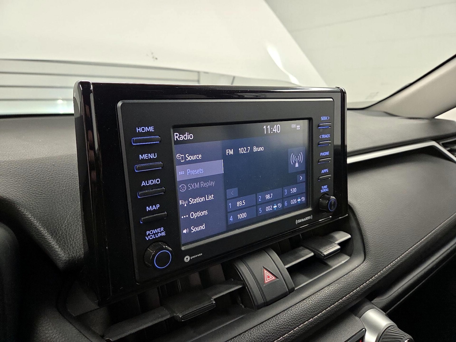 2020 Toyota RAV4 XLE - Photo 14