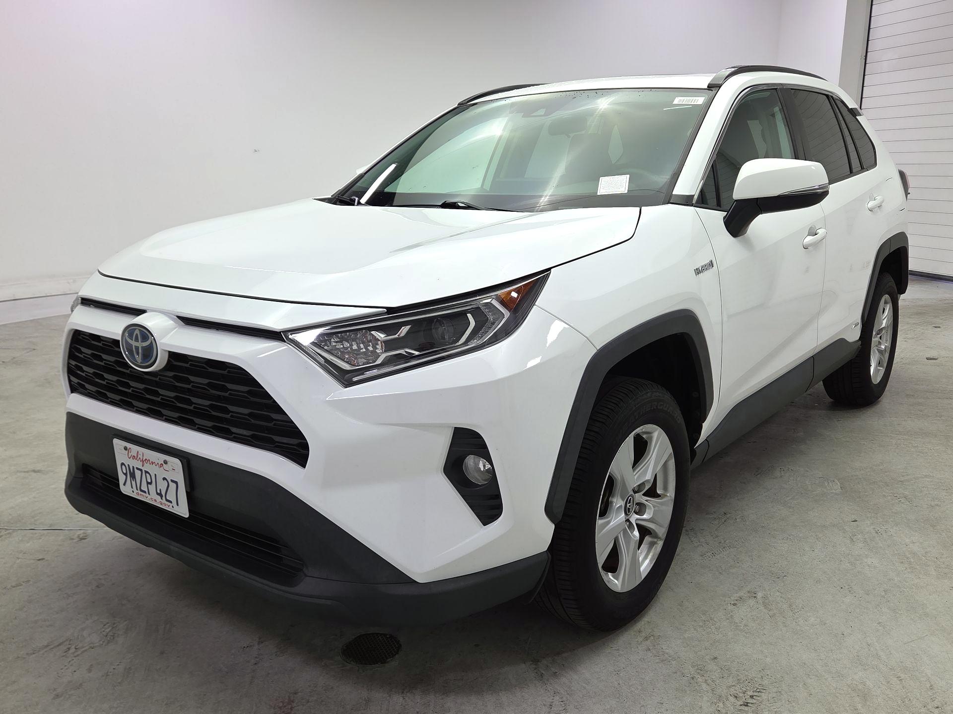 Thumbnail: 2020 Toyota RAV4 - 3