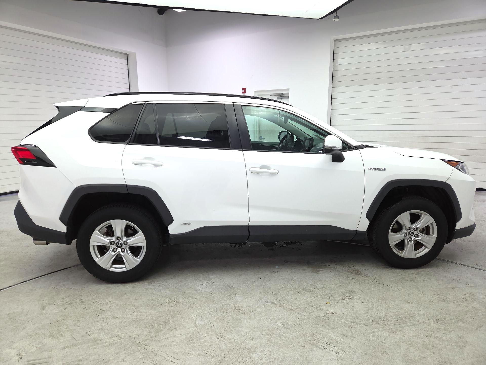 Thumbnail: 2020 Toyota RAV4 - 4