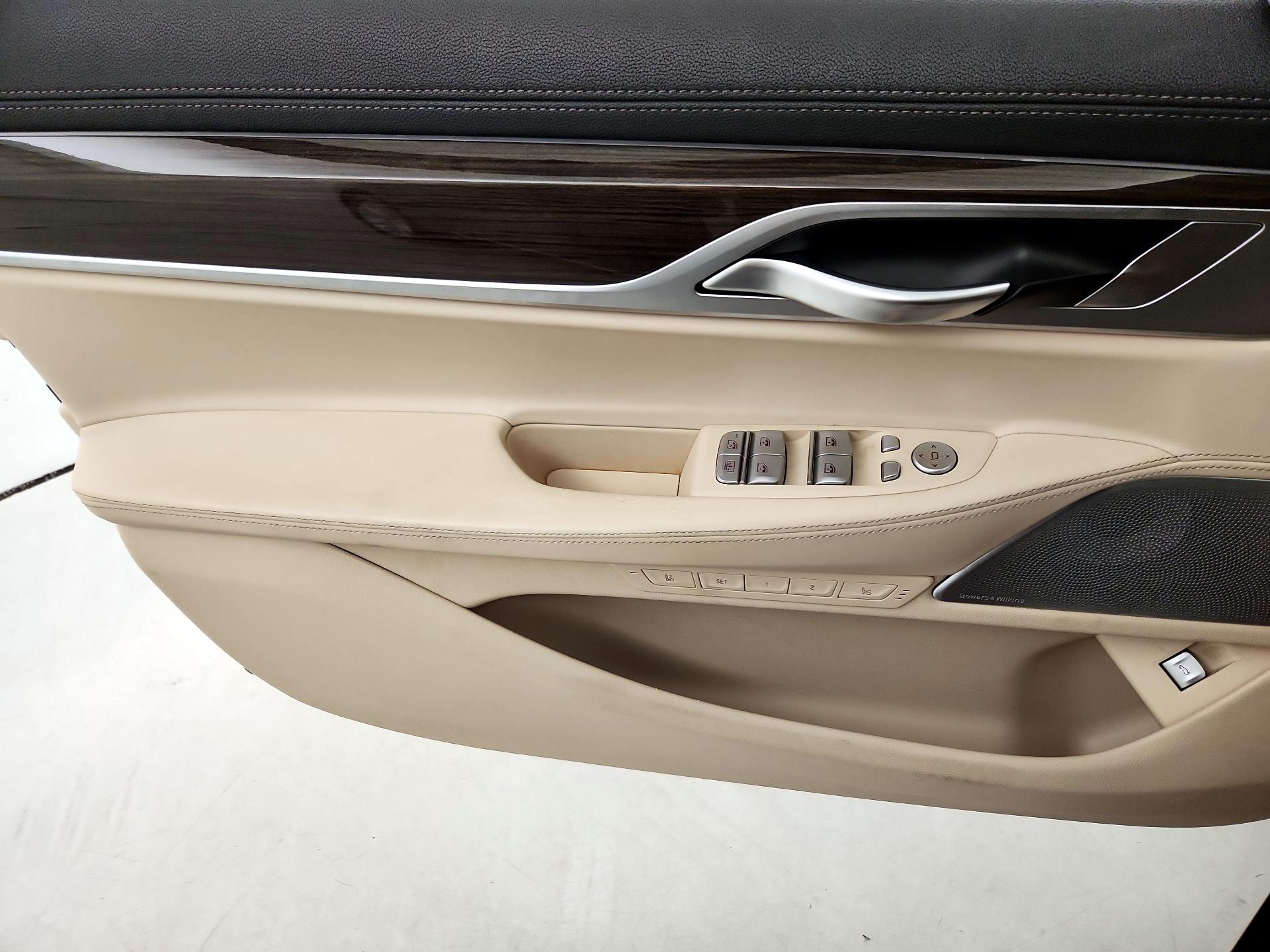 Thumbnail: 2020 BMW 7 Series - 12