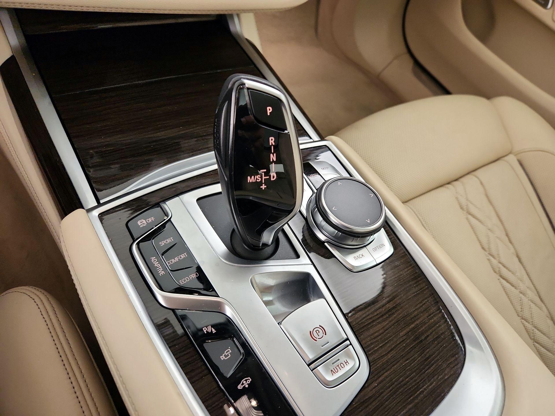 Thumbnail: 2020 BMW 7 Series - 18