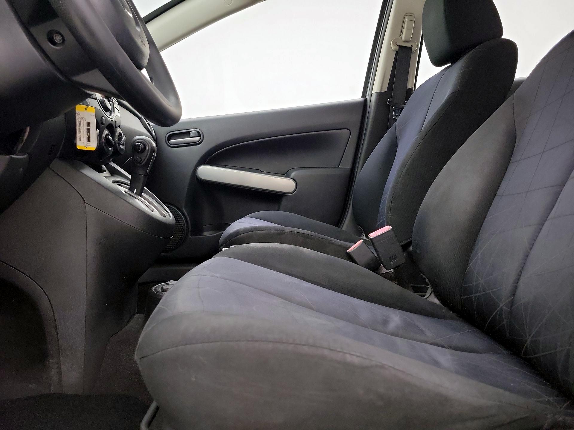 Thumbnail: 2014 Mazda Mazda2 - 11