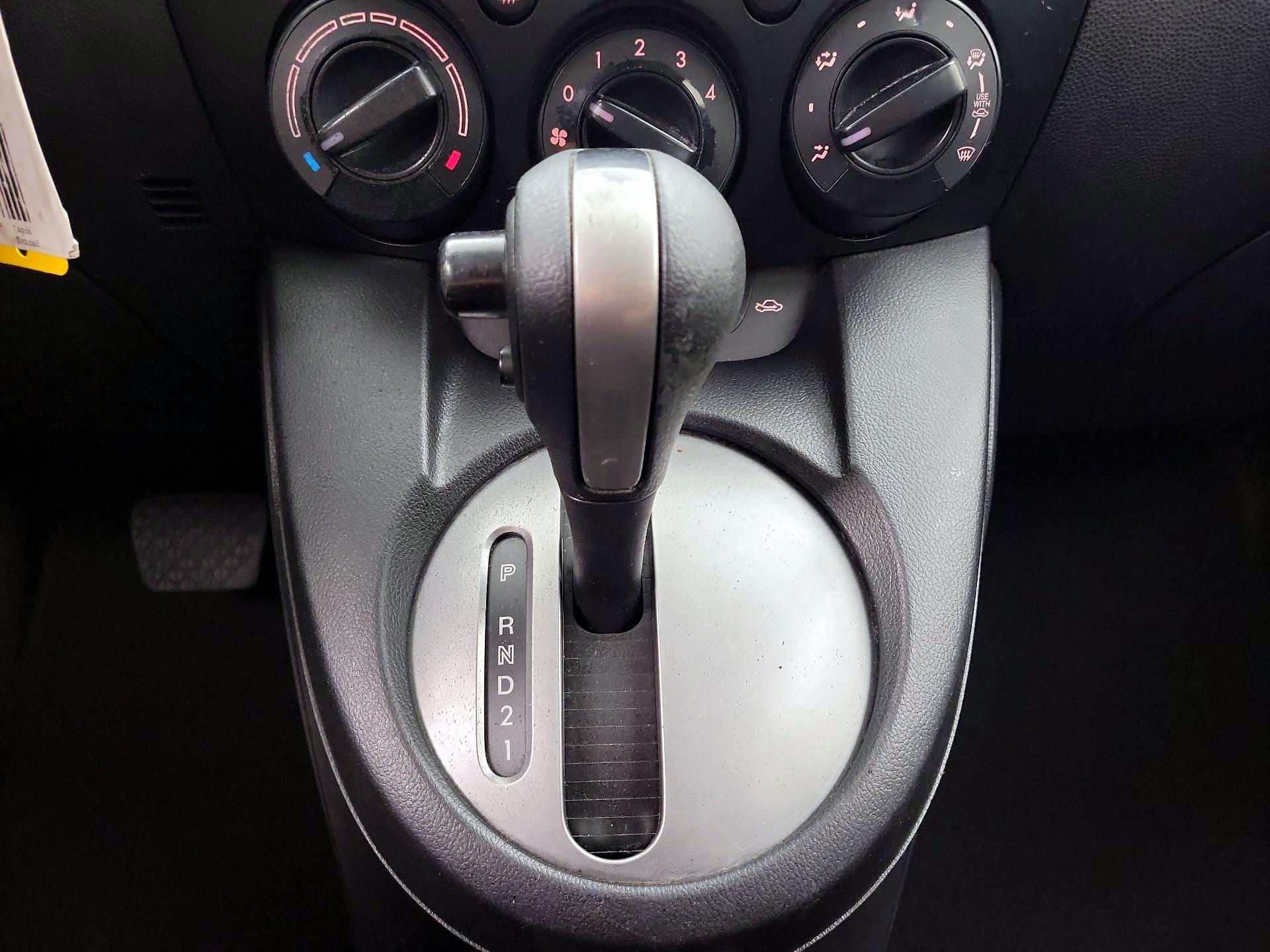 Thumbnail: 2014 Mazda Mazda2 - 16