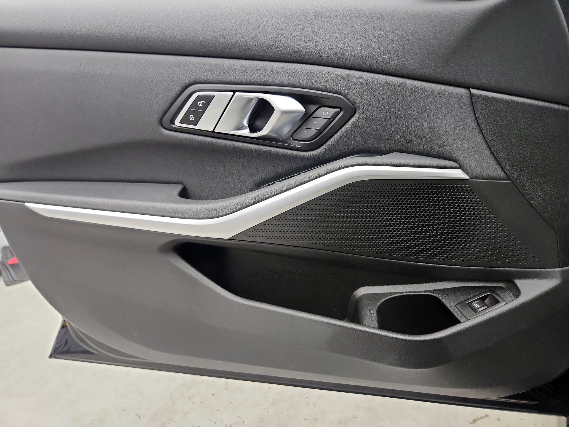 Thumbnail: 2020 BMW 3 Series - 12