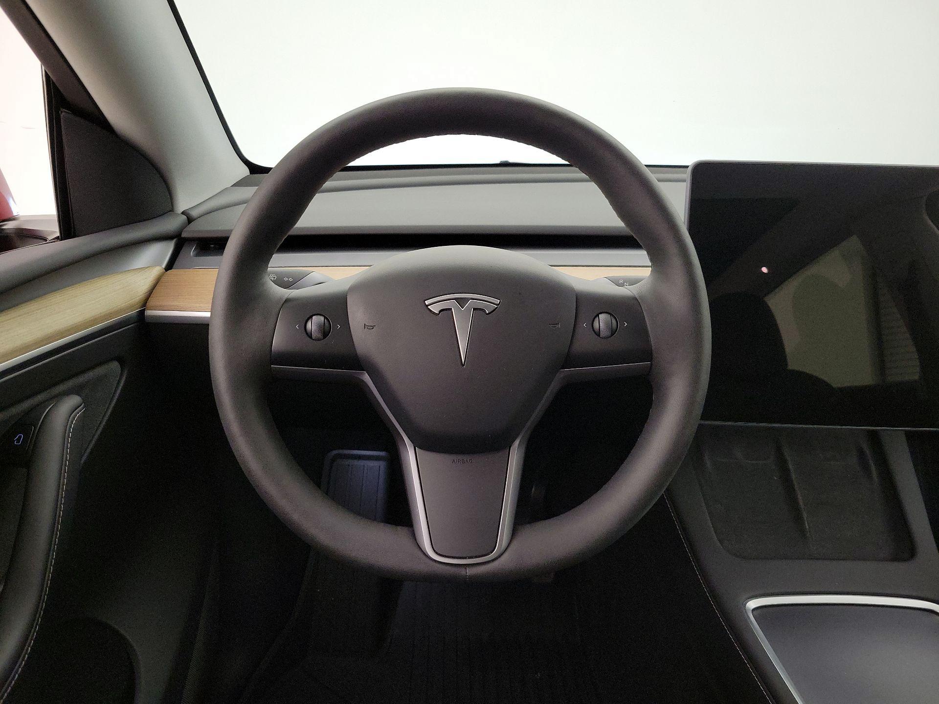 Thumbnail: 2023 Tesla Model Y - 10