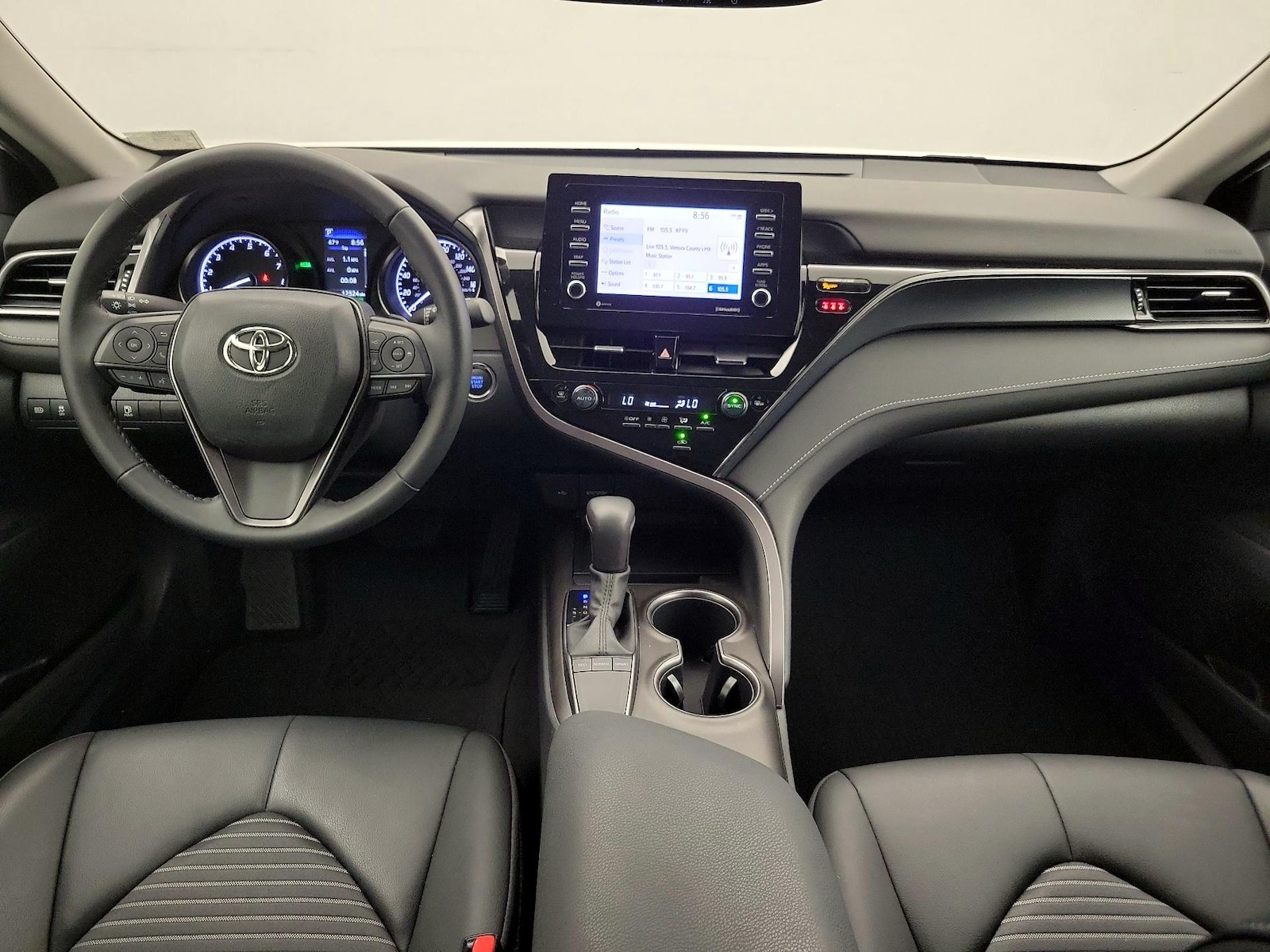 2023 Toyota Camry SE - Photo 10