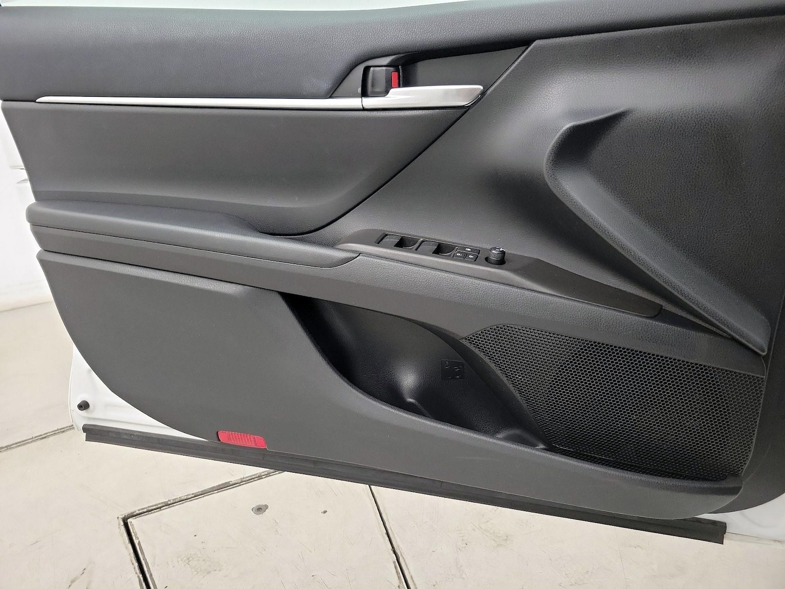 2023 Toyota Camry SE - Photo 13