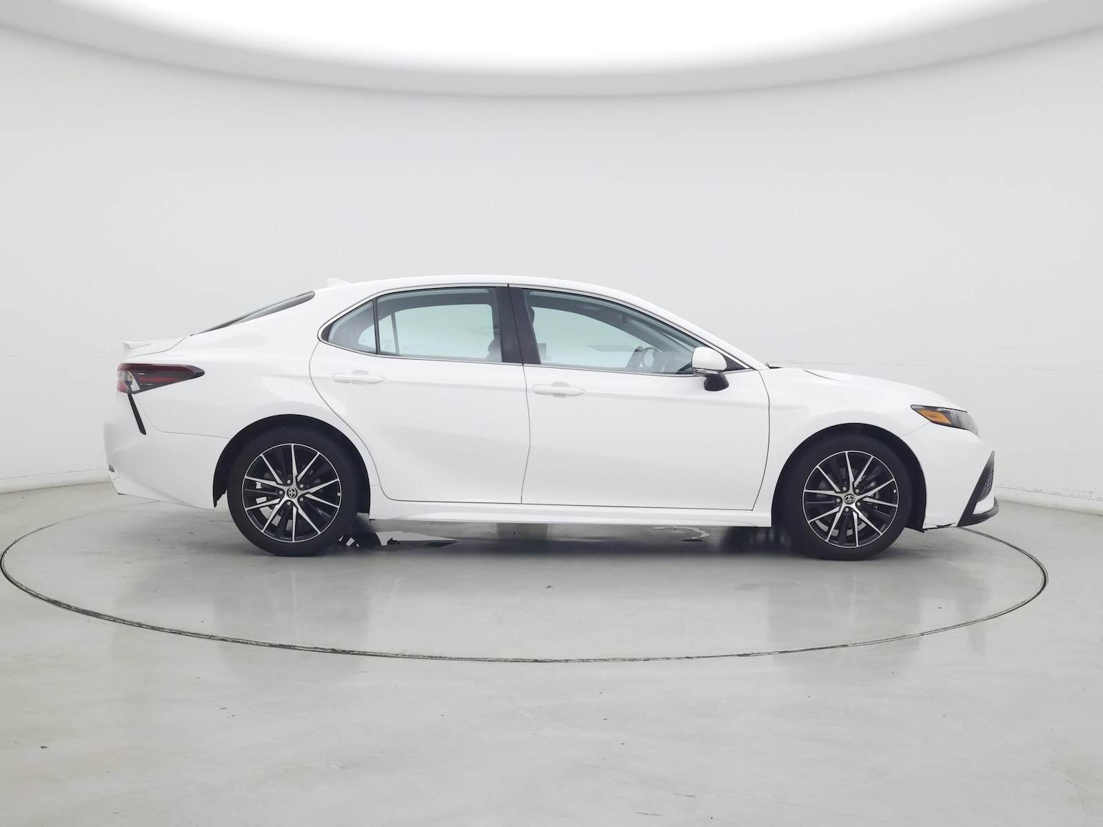 2023 Toyota Camry SE - Photo 8
