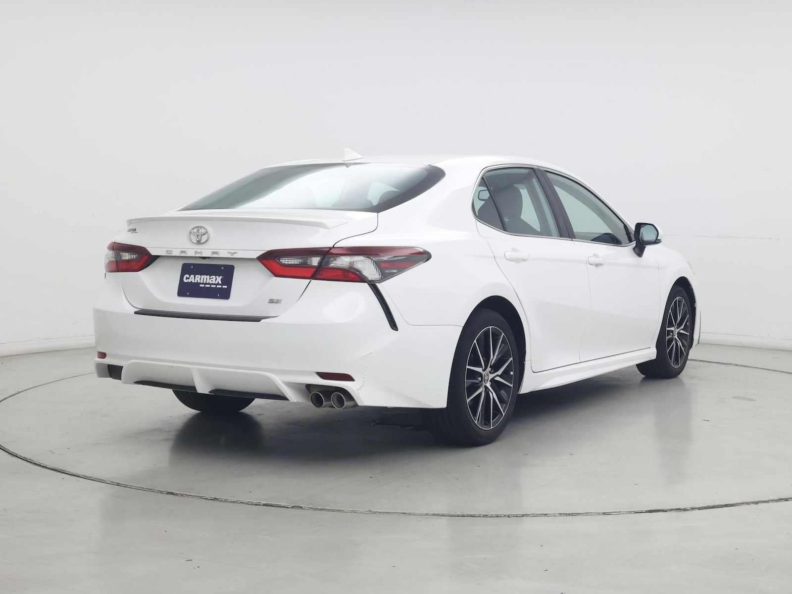 2023 Toyota Camry SE - Photo 9