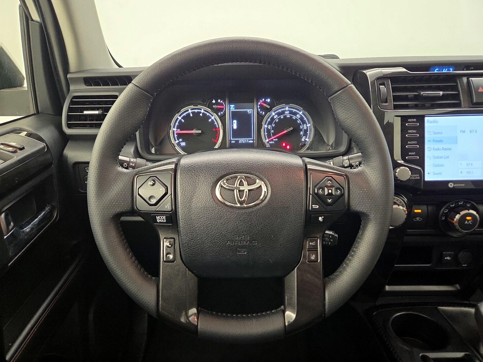 Thumbnail: 2022 Toyota 4Runner - 10