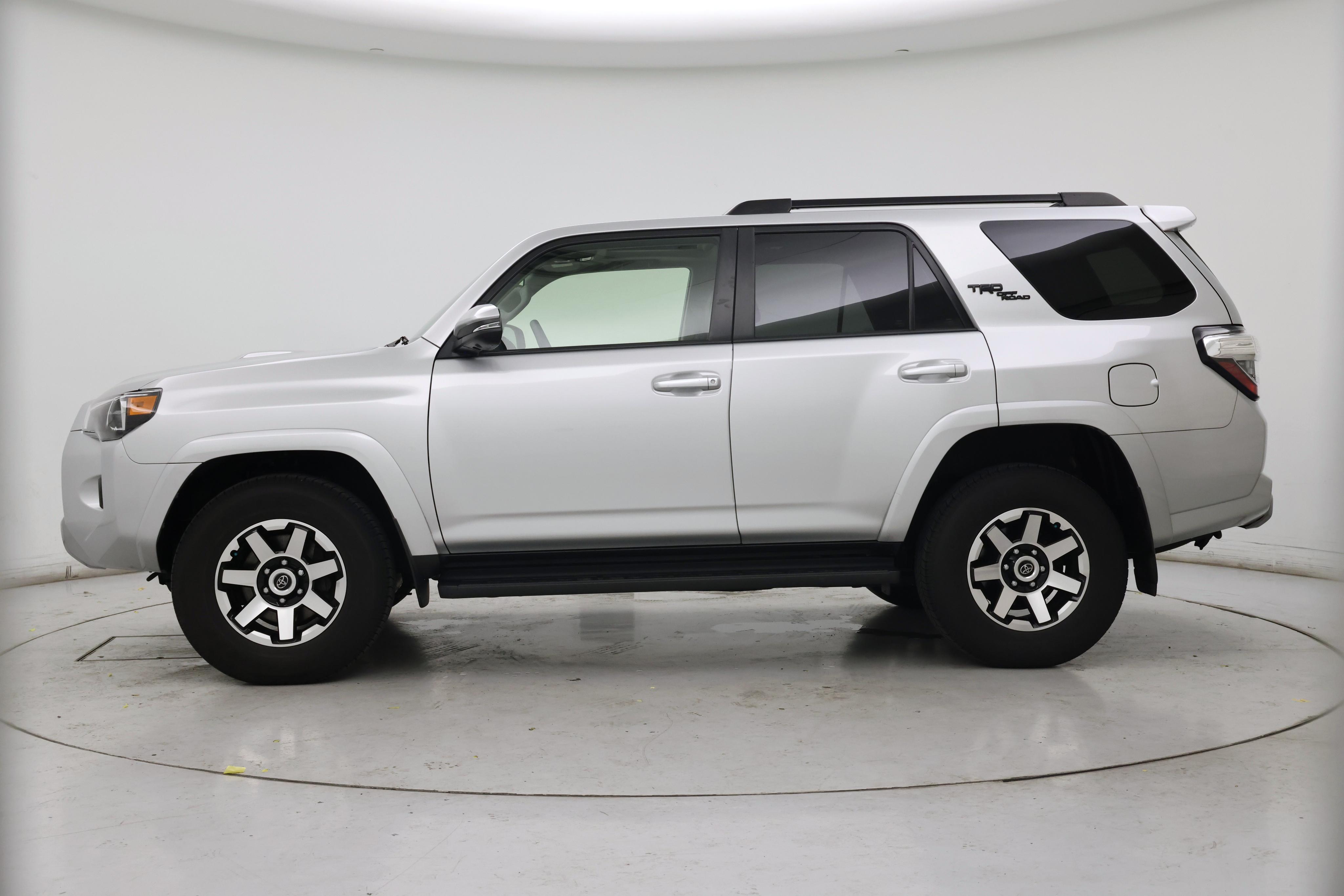 Thumbnail: 2022 Toyota 4Runner - 3