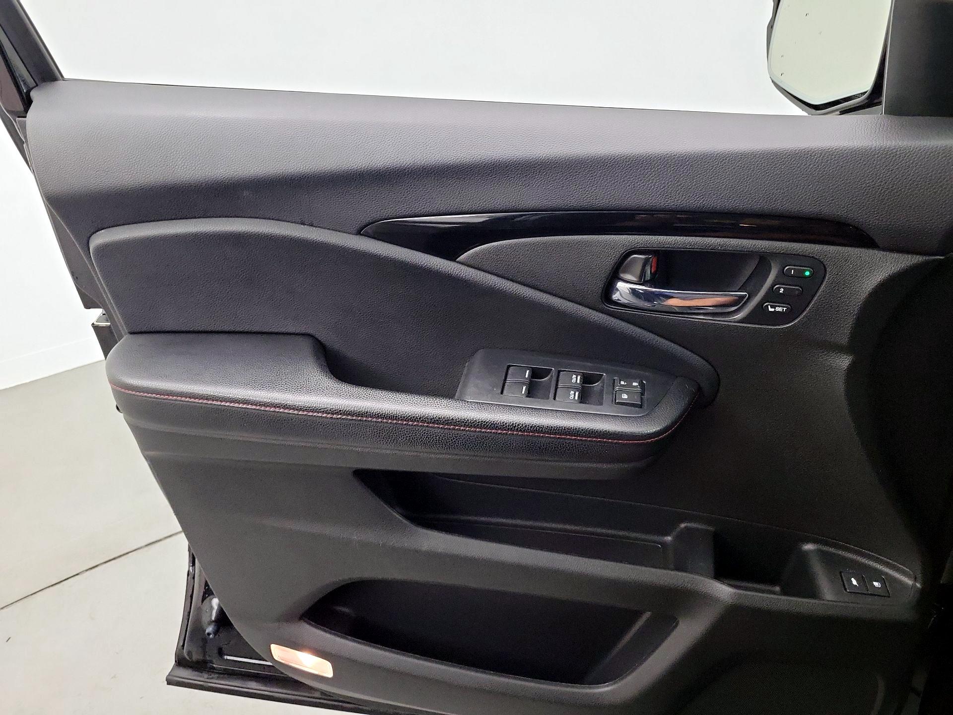 Thumbnail: 2020 Honda Pilot - 12