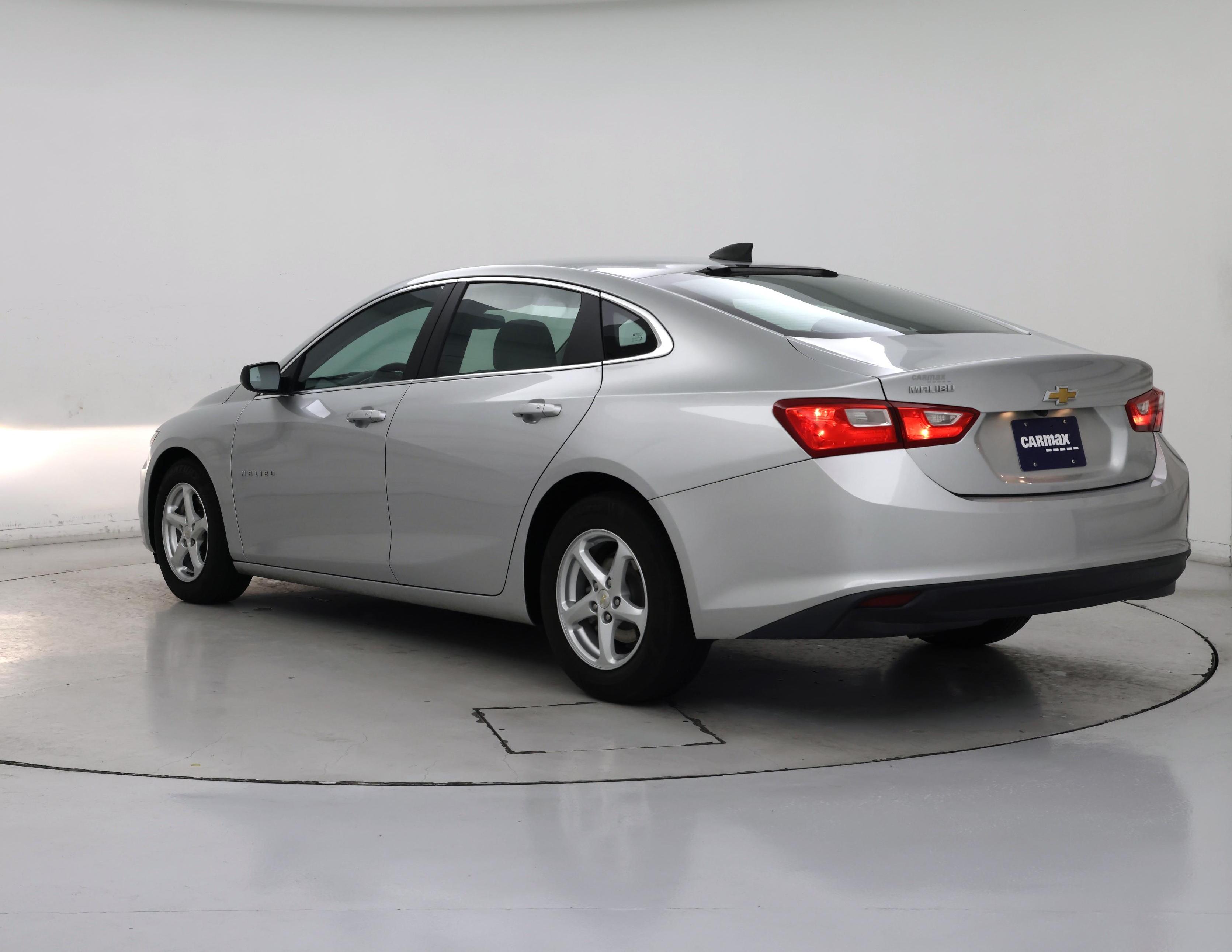 Thumbnail: 2017 Chevrolet Malibu - 2
