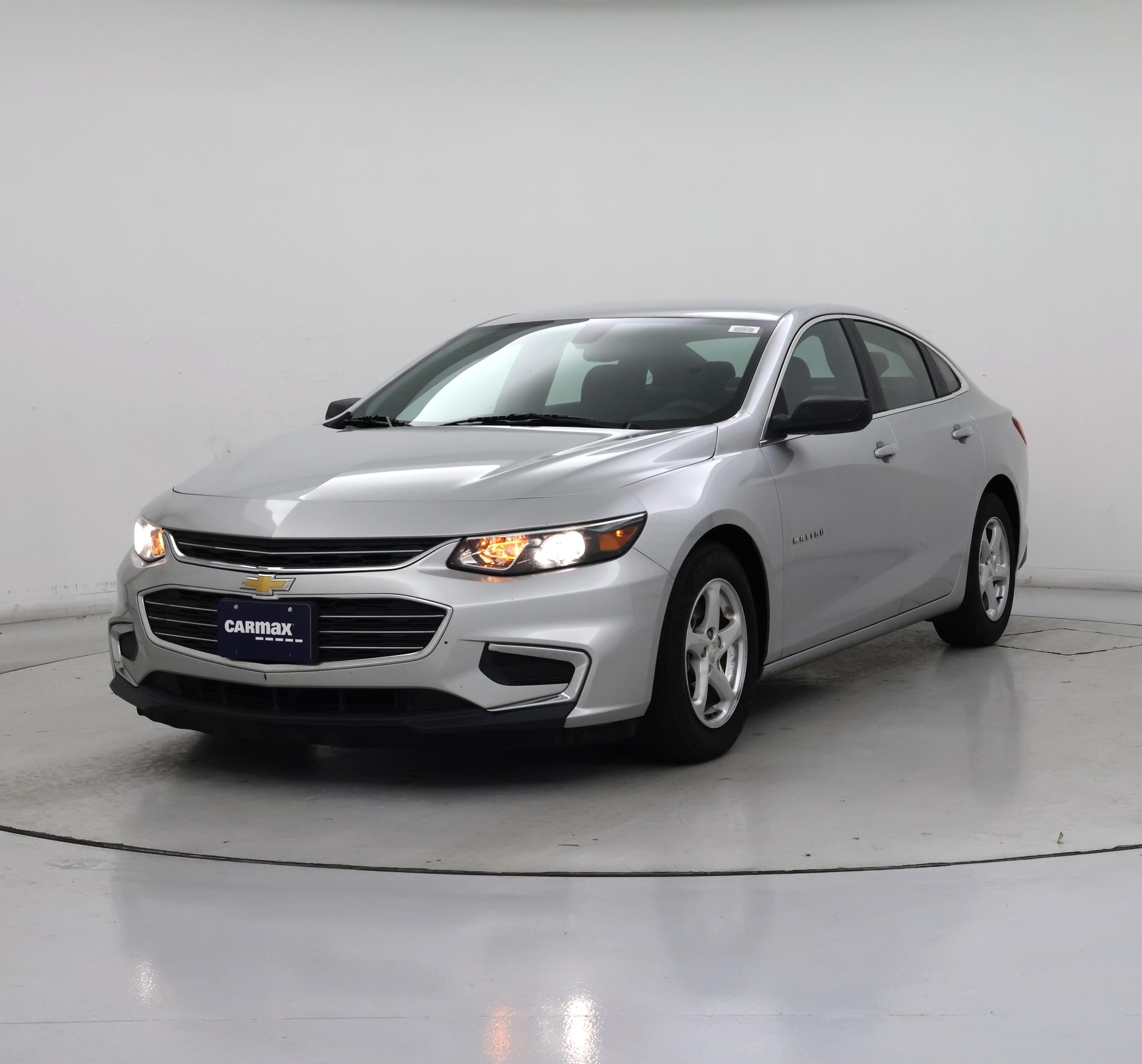 Thumbnail: 2017 Chevrolet Malibu - 4