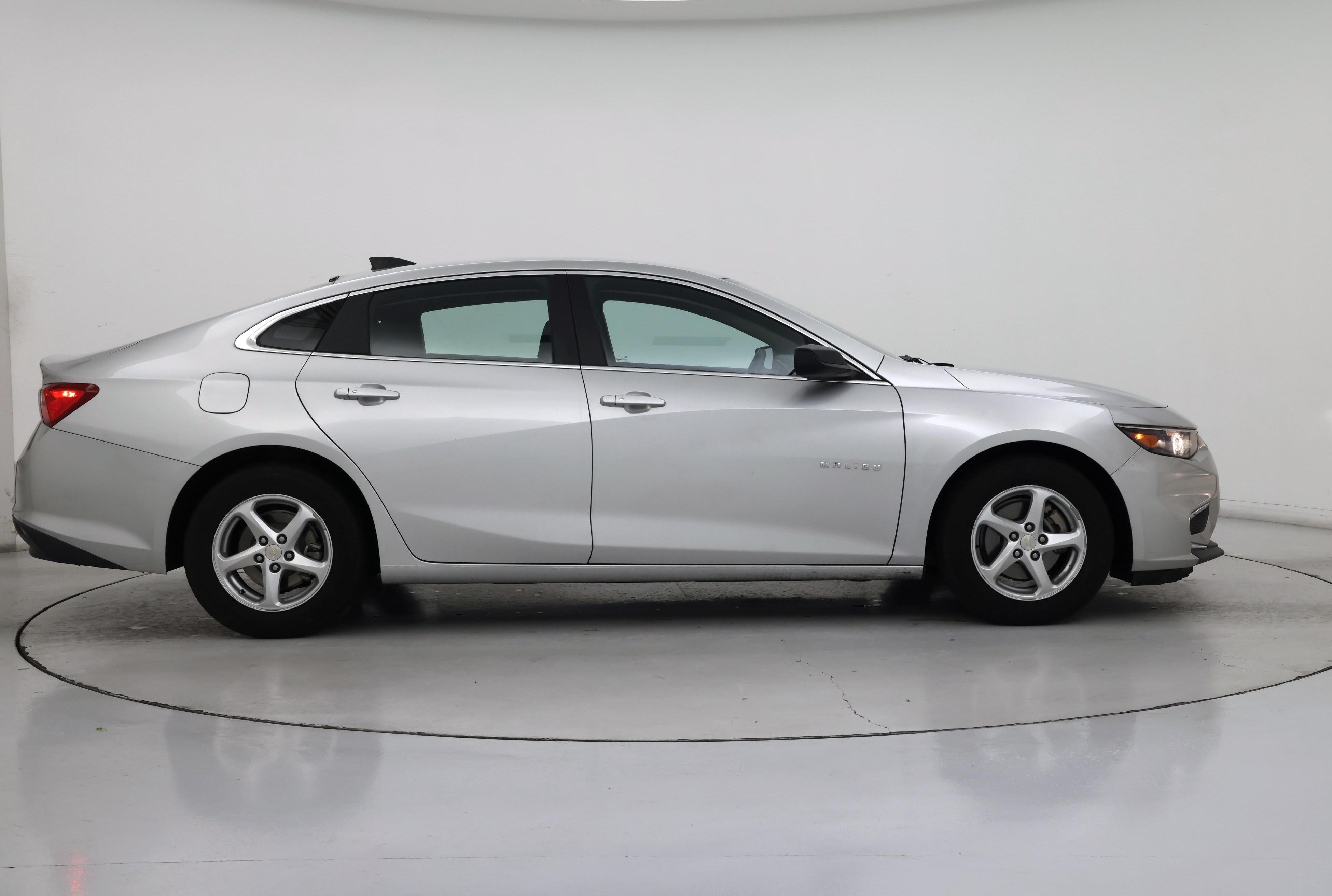 Thumbnail: 2017 Chevrolet Malibu - 7