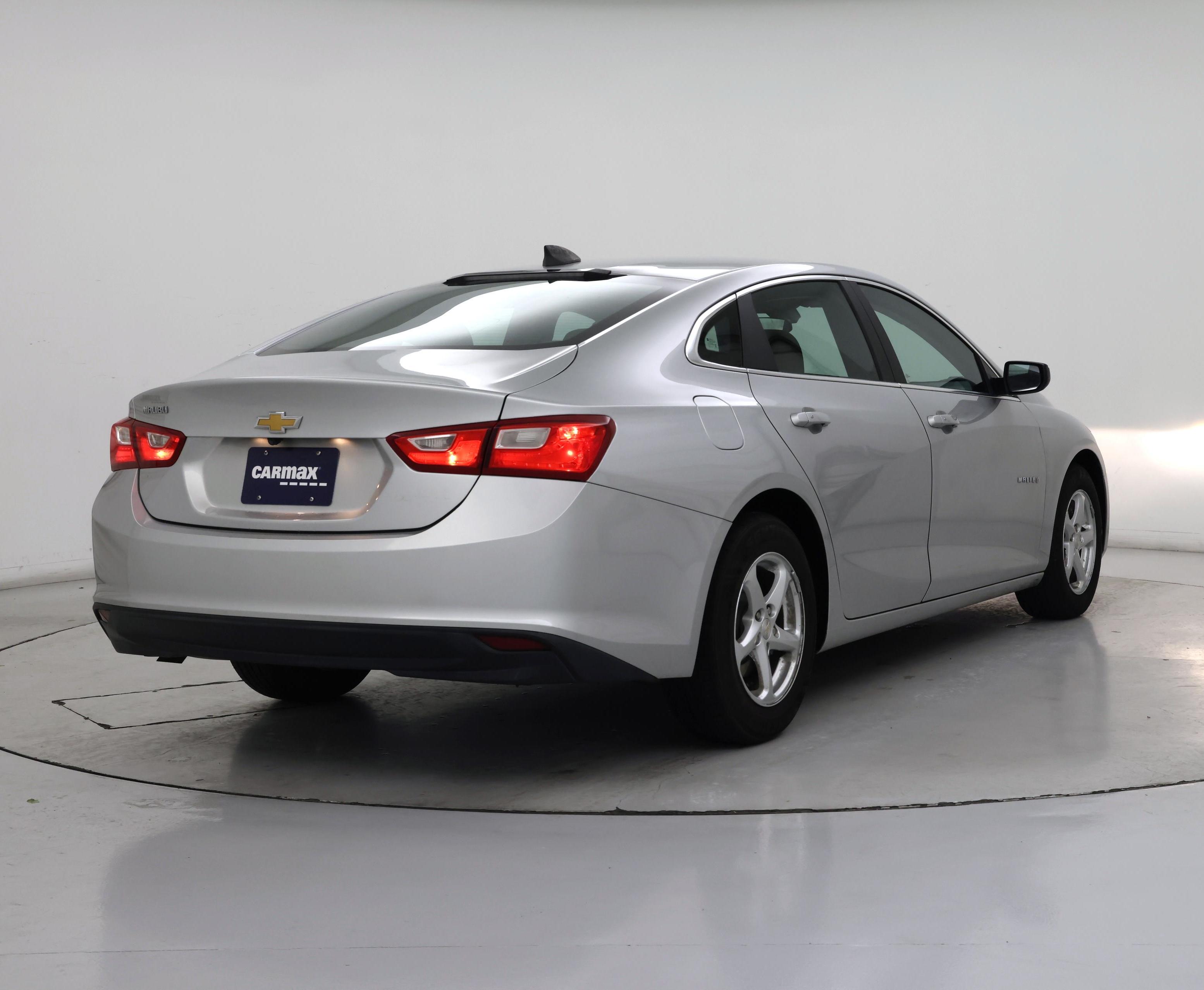 Thumbnail: 2017 Chevrolet Malibu - 8
