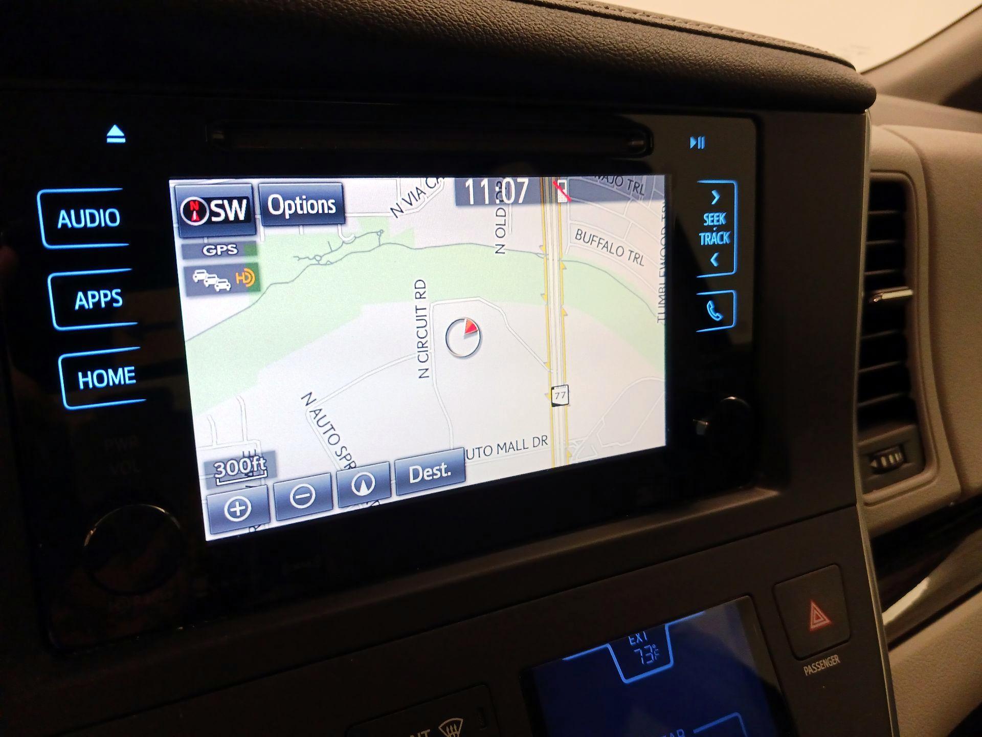 Thumbnail: 2016 Toyota Sienna - 14