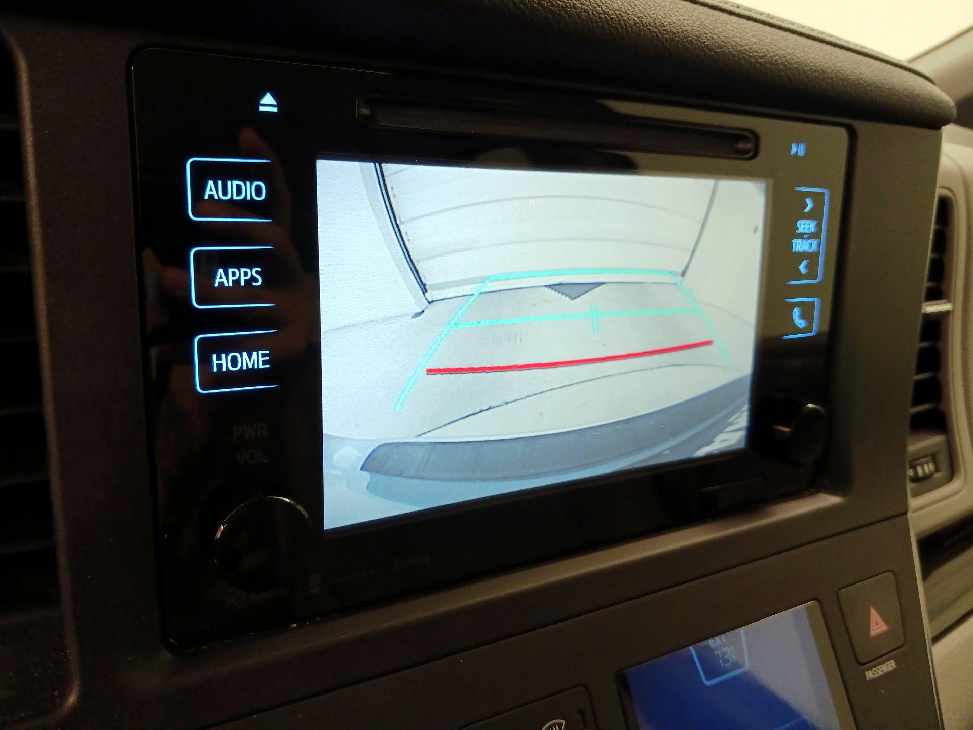 Thumbnail: 2016 Toyota Sienna - 15