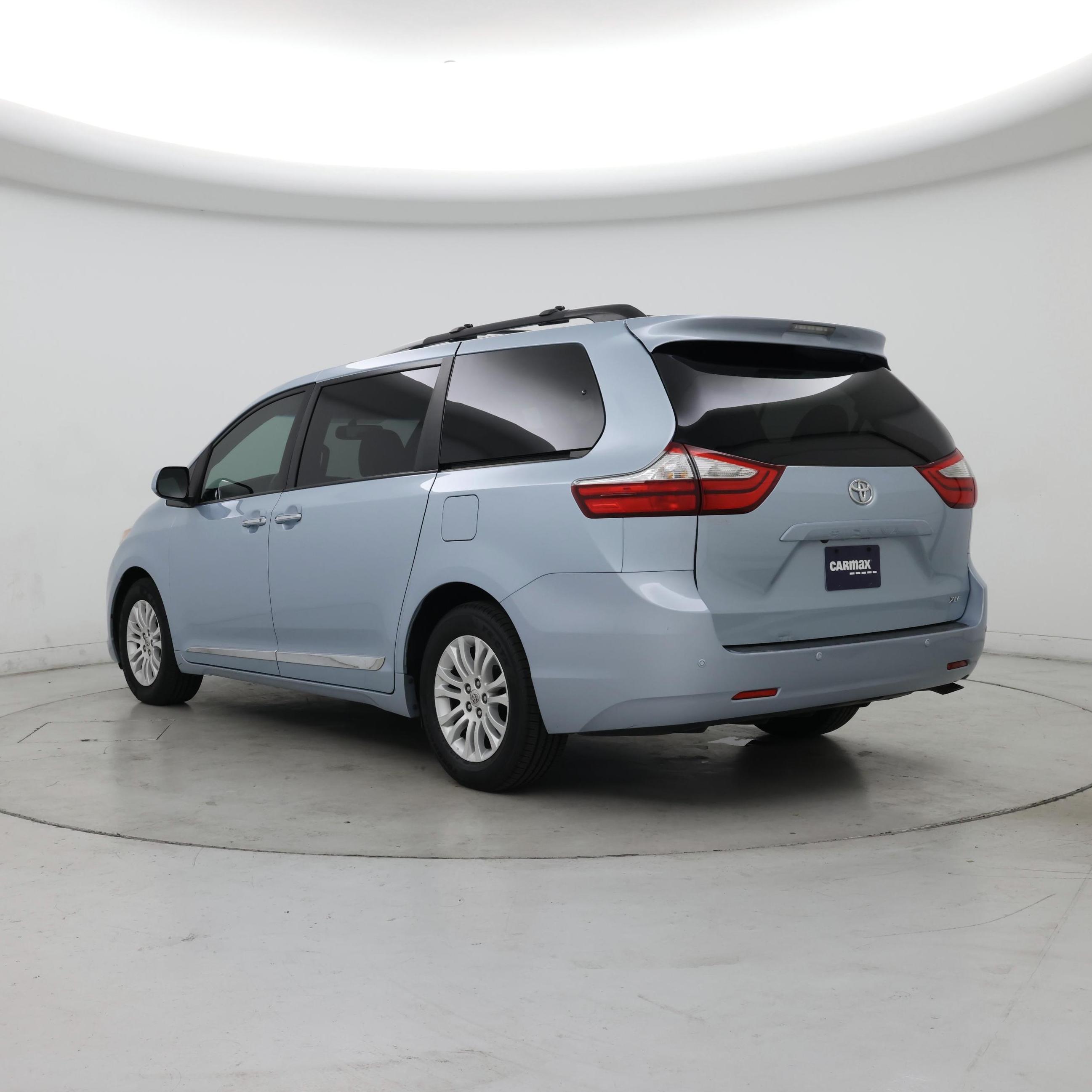 Thumbnail: 2016 Toyota Sienna - 2