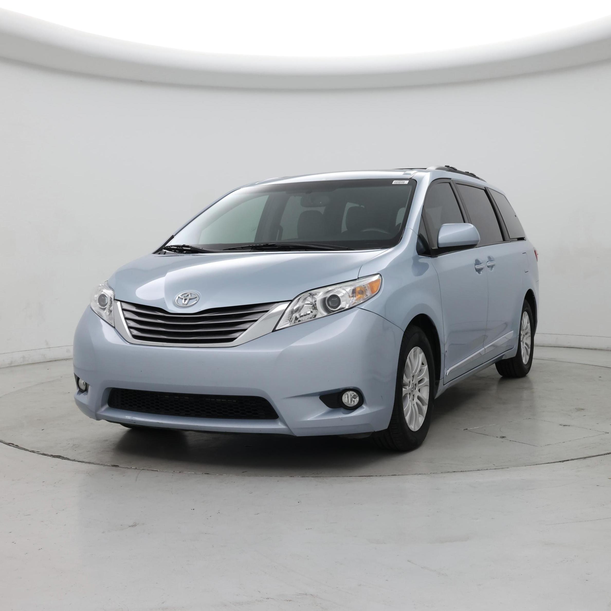 Thumbnail: 2016 Toyota Sienna - 4