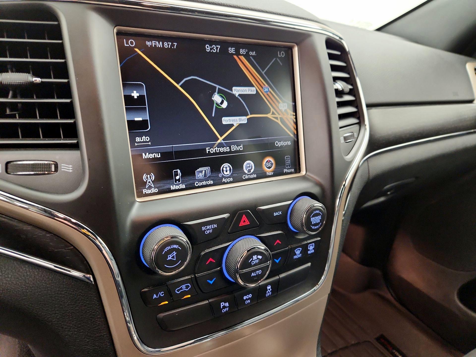 Thumbnail: 2015 Jeep Grand Cherokee - 14